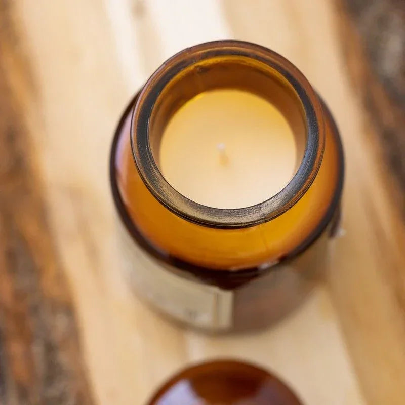 Vela en Frasco de Vidrio Paddywax Apothecary 226g - Manzanilla & Higo | Aroma Relajante y Estilo Vintage - CHICA del Sur