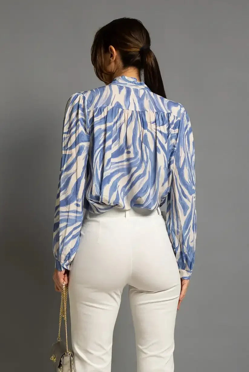 Blusa Mujer Azul Estampado Cebra con Lazo Cuello Elegante Chic - CHICA del Sur