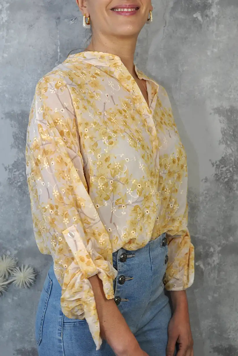 Blusa Estampado Floral Amarillo Mujer | Cuello Mao y Bordados Primavera 2025 - CHICA del Sur
