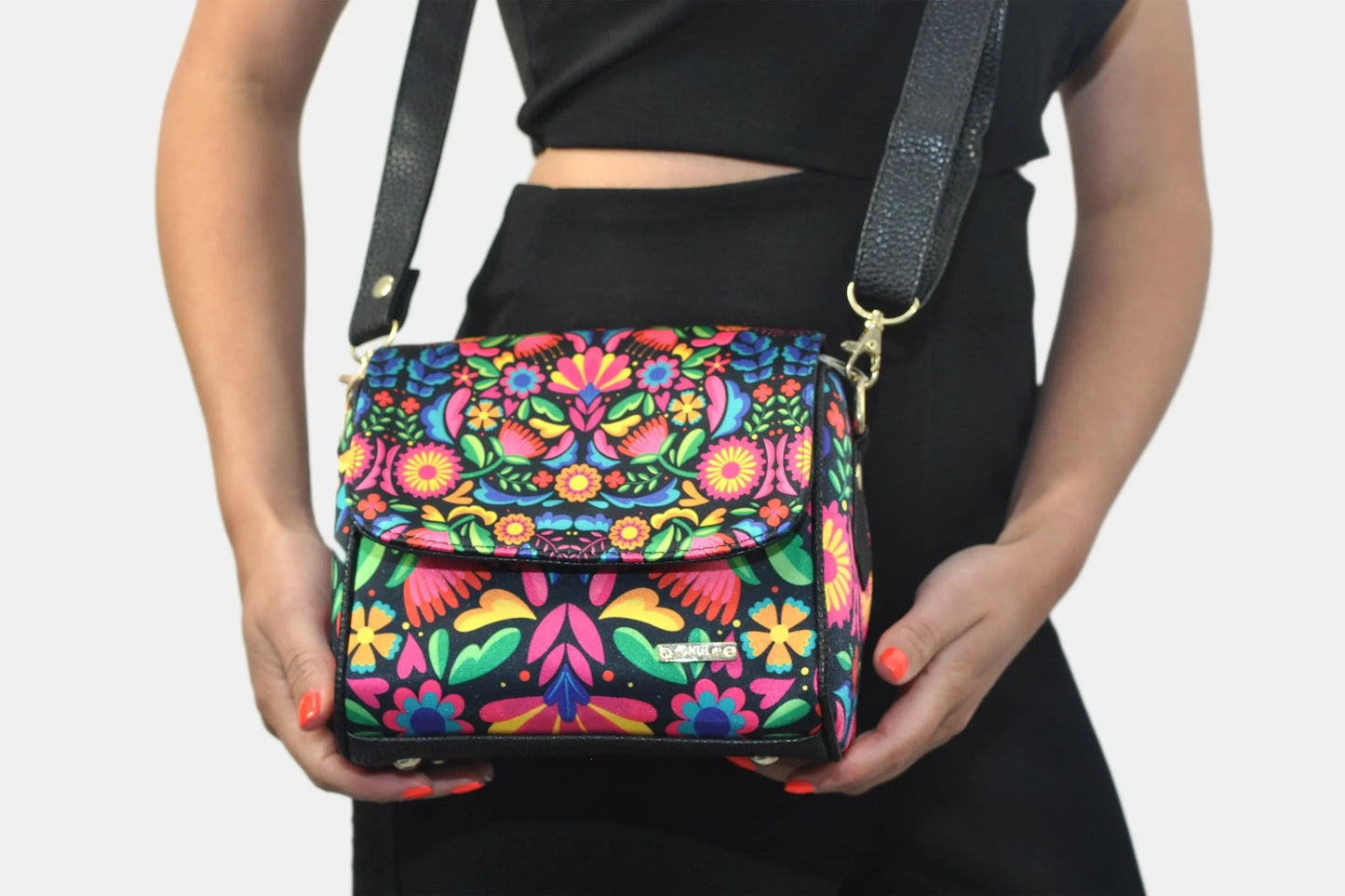 Bolso bandolera pequeño Mini Baúl Flores Étnicas Colorido | CHULA Tulum - CHICA del Sur