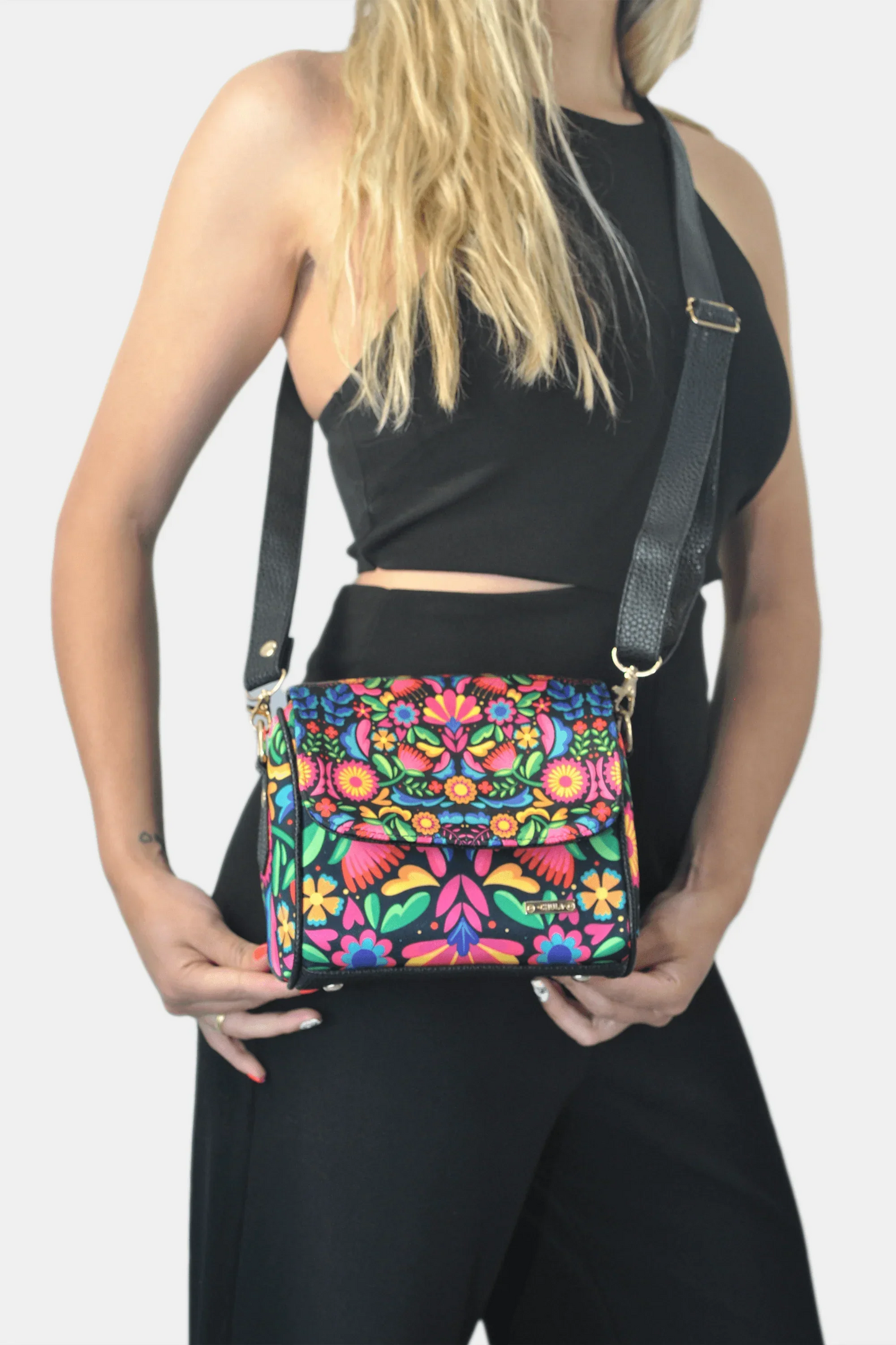 Bolso bandolera pequeño Mini Baúl Flores Étnicas Colorido | CHULA Tulum - CHICA del Sur