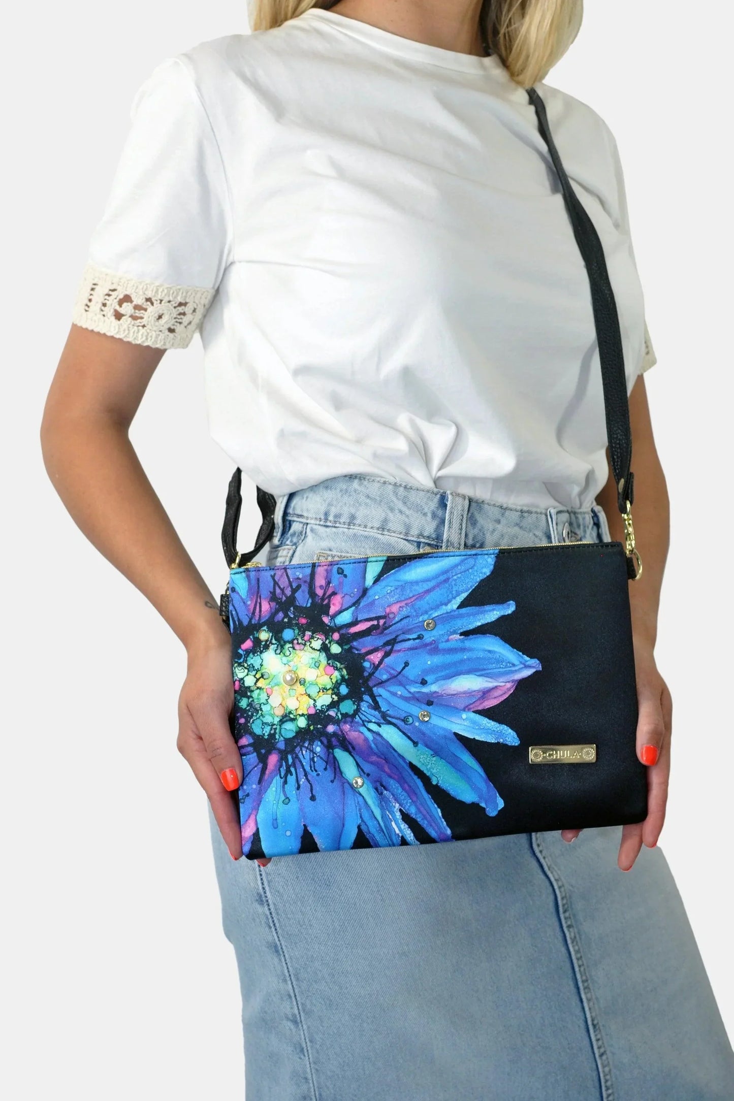 Bolso de Mano y Bandolera Pequeño Clutch Flor negra morada Aeda | CHULA Tulum - CHICA del Sur