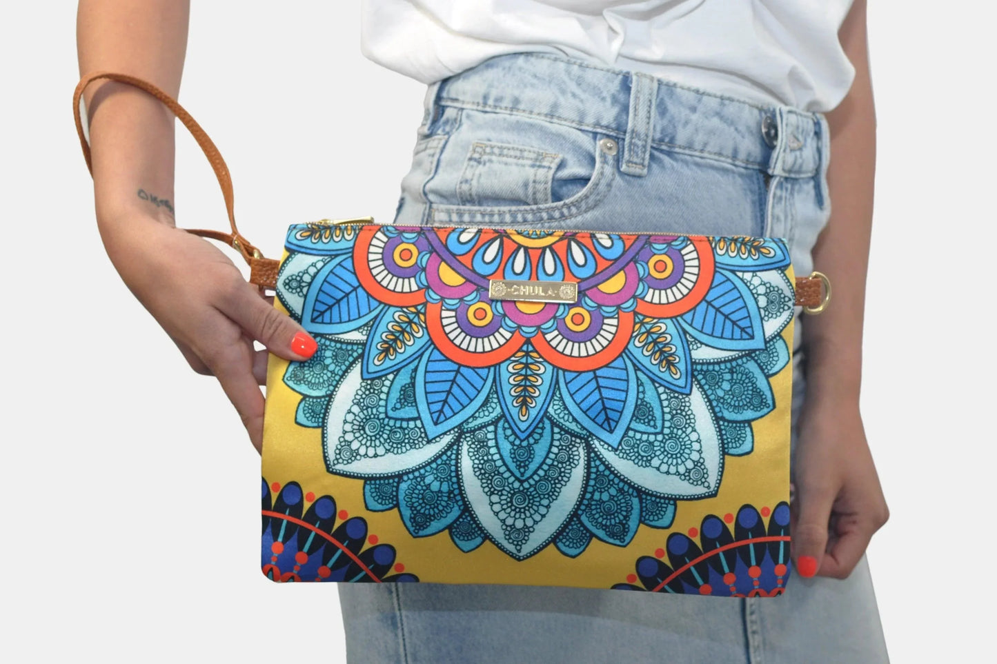 Bolso de Mano y Bandolera Pequeño Clutch Mándala Amarilla | CHULA Tulum - CHICA del Sur