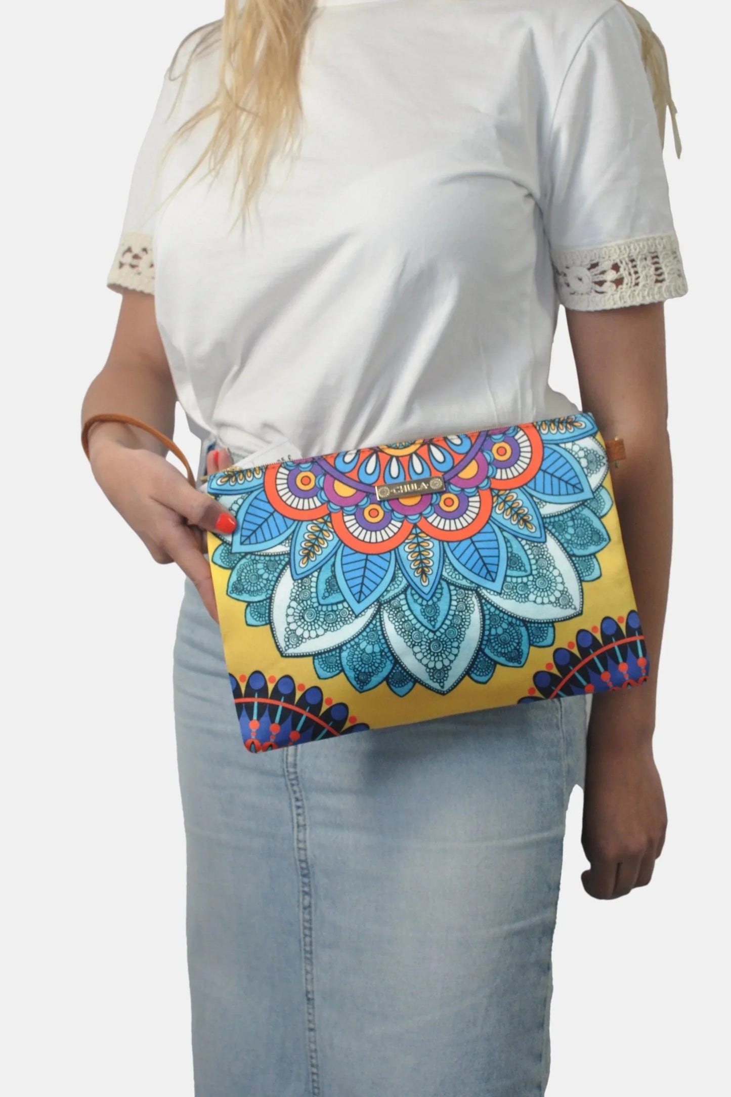 Bolso de Mano y Bandolera Pequeño Clutch Mándala Amarilla | CHULA Tulum - CHICA del Sur