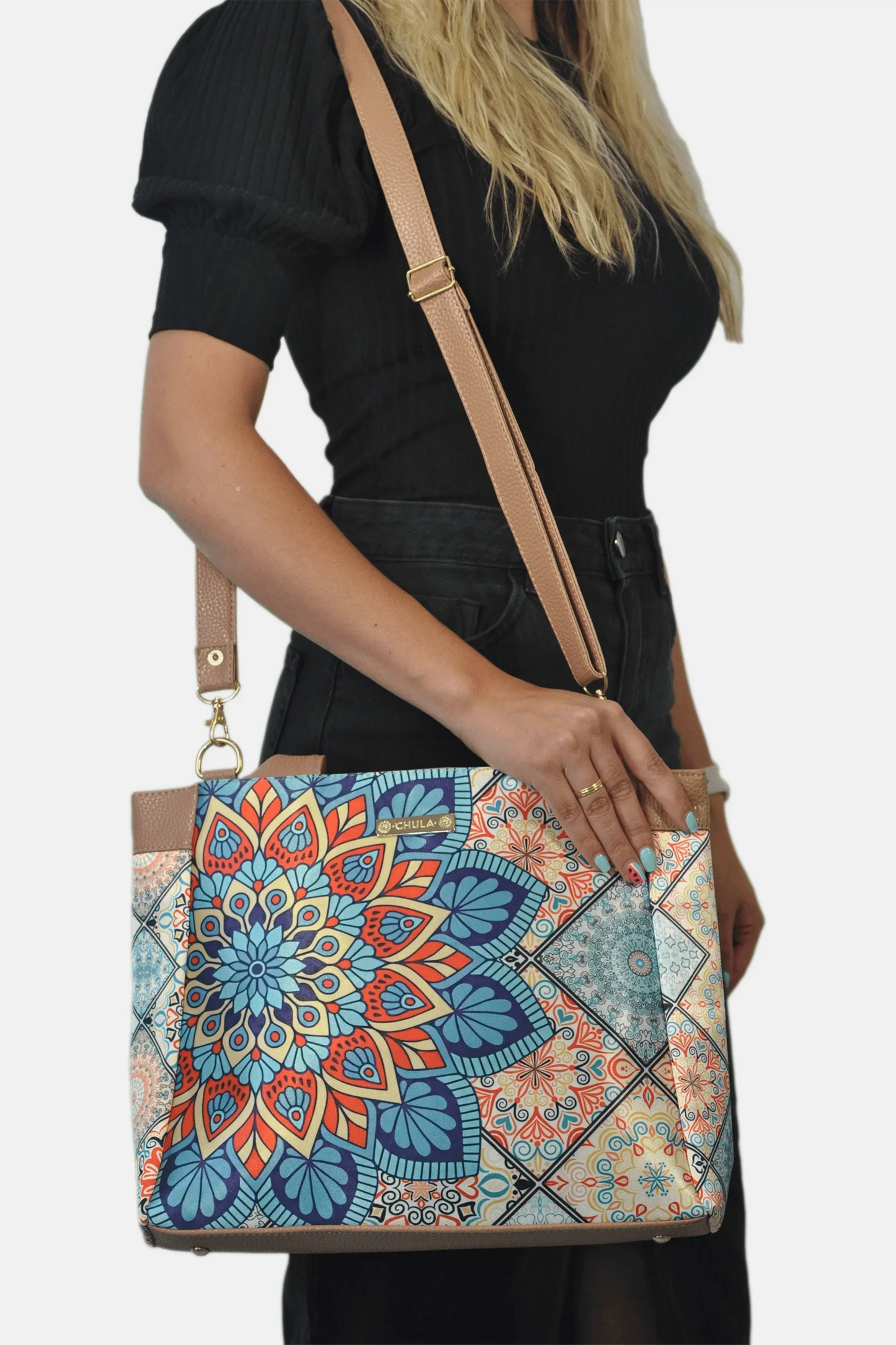 Bolso de hombro y bandolera grande de mujer Angie Mándala Turquesa | CHULA Tulum - CHICA del Sur