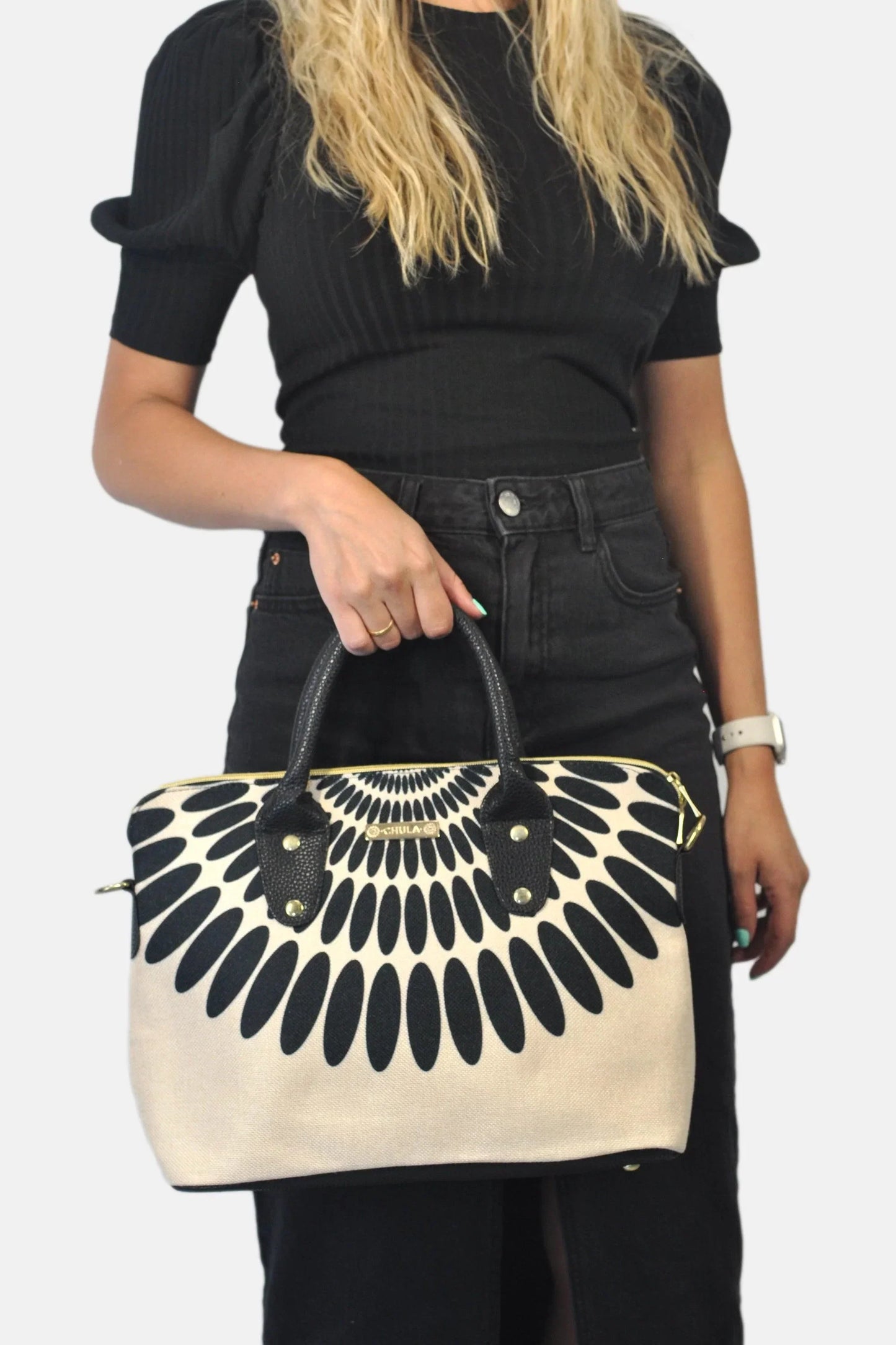 Bolso de mano y bandolera grande Lucia Pétalos negros | CHULA Tulum - CHICA del Sur