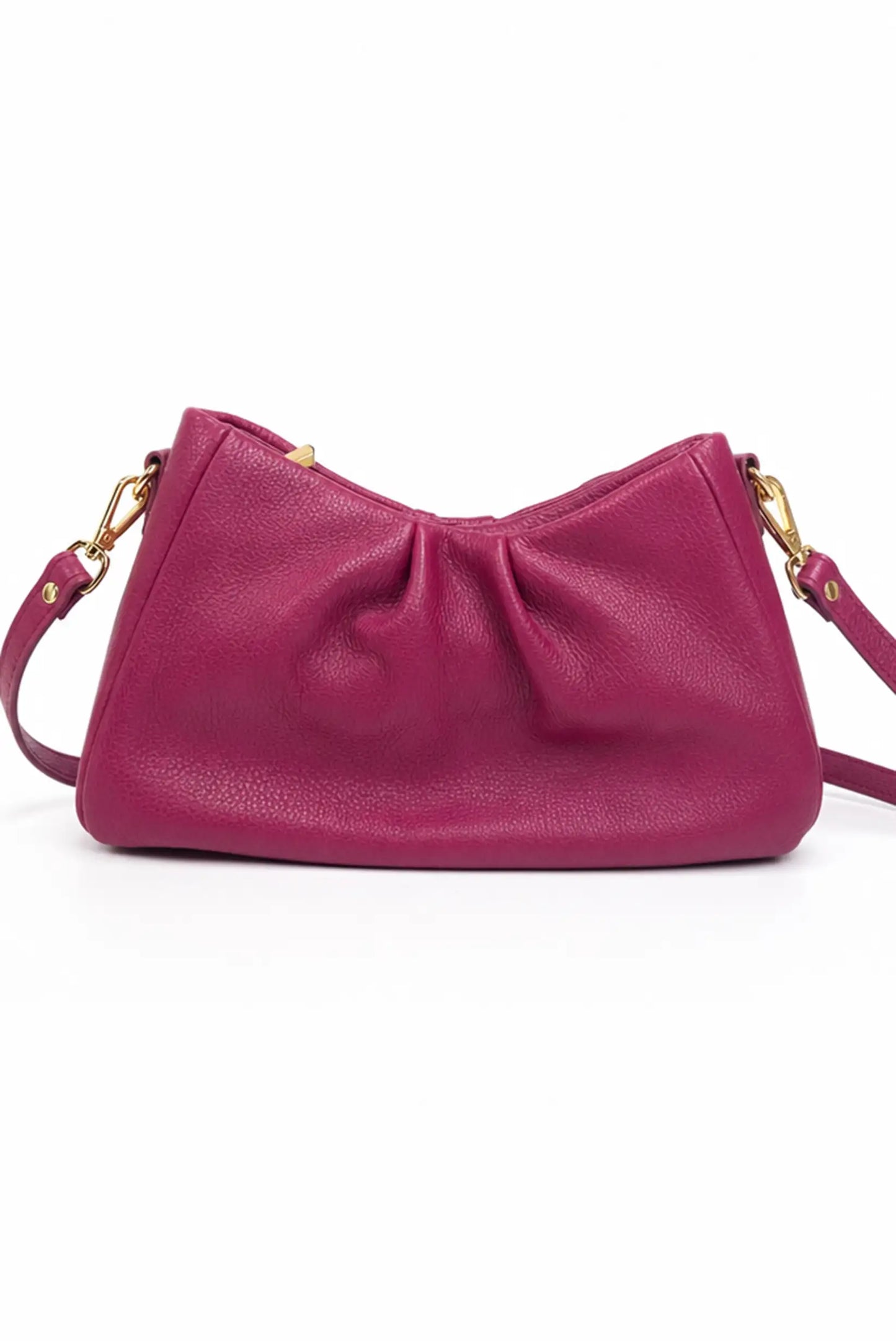 Bolso de mano de piel en color fucsia con diseño fruncido y asa dorada