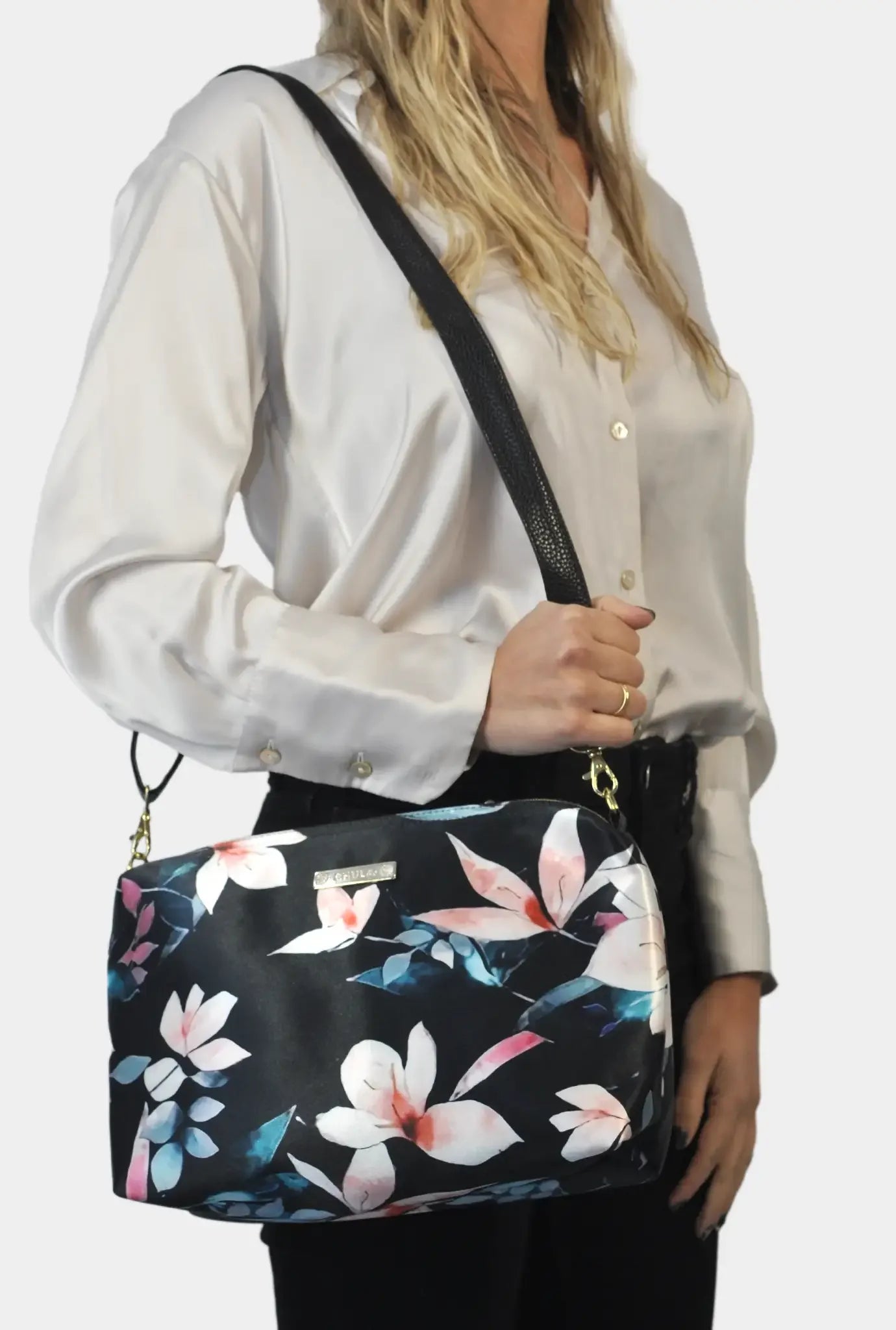 Bolso Bandolera Mediano Suzy Flor Negro Beige | CHULA Tulum - CHICA del Sur
