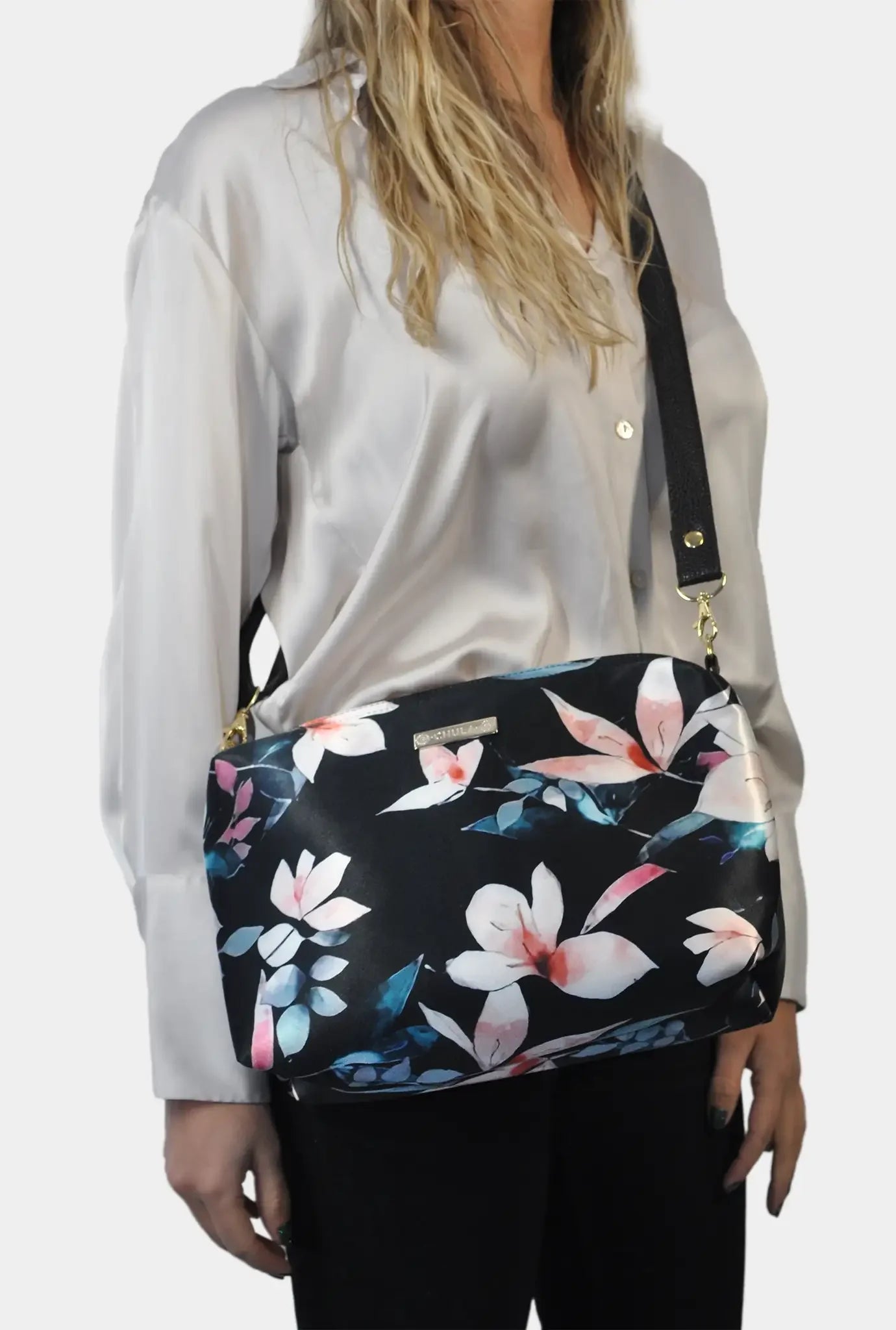 Bolso Bandolera Mediano Suzy Flor Negro Beige | CHULA Tulum - CHICA del Sur