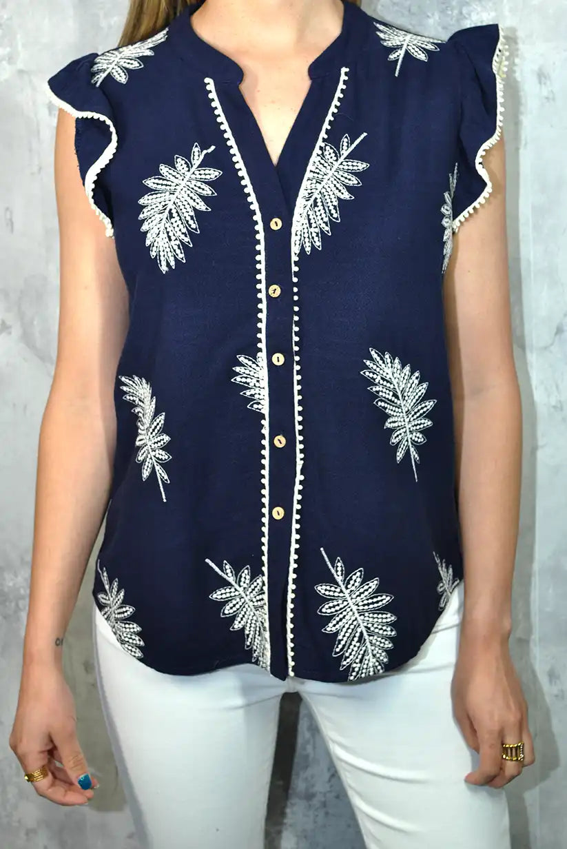Camisa azul marino mujer con bordado beige – Manga corta elegante | CHICA del Sur - CHICA del Sur