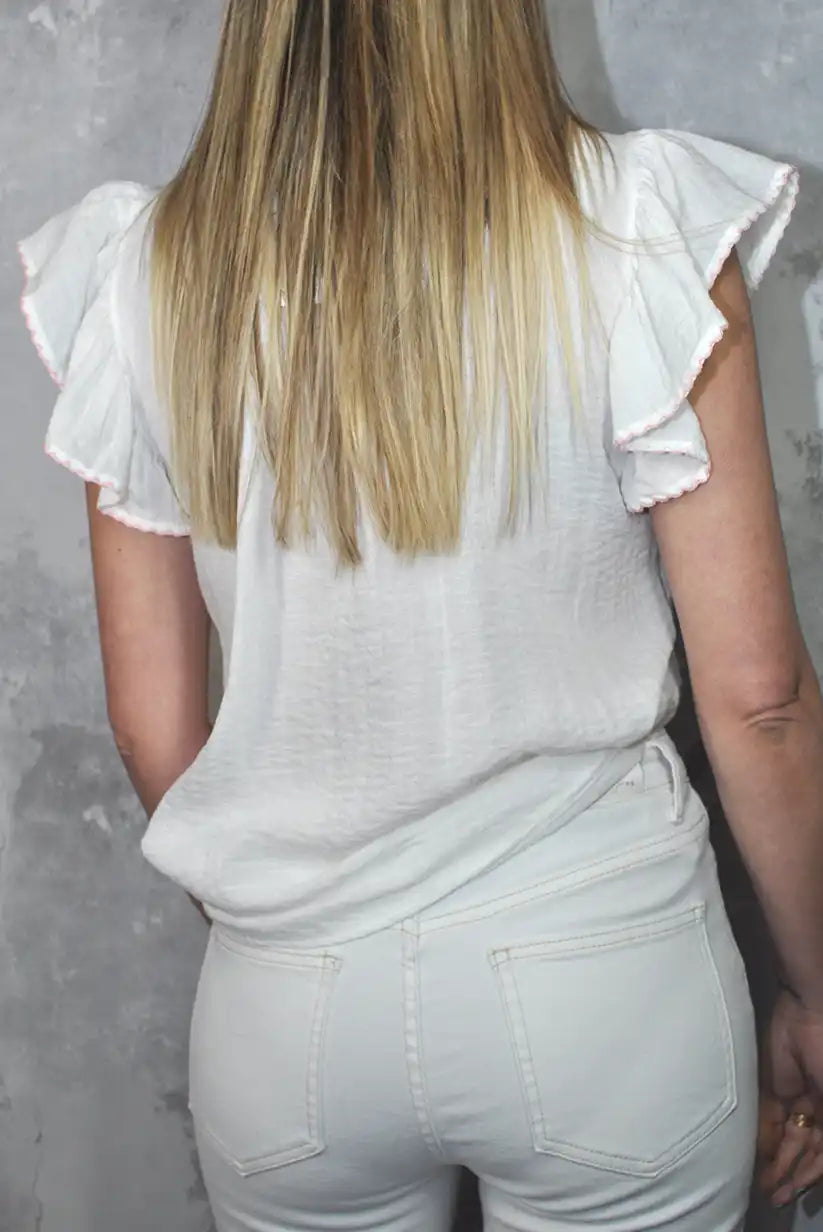 Camisa blanca con bordado rosa empolvado – Estilo romántico y fresco - CHICA del Sur