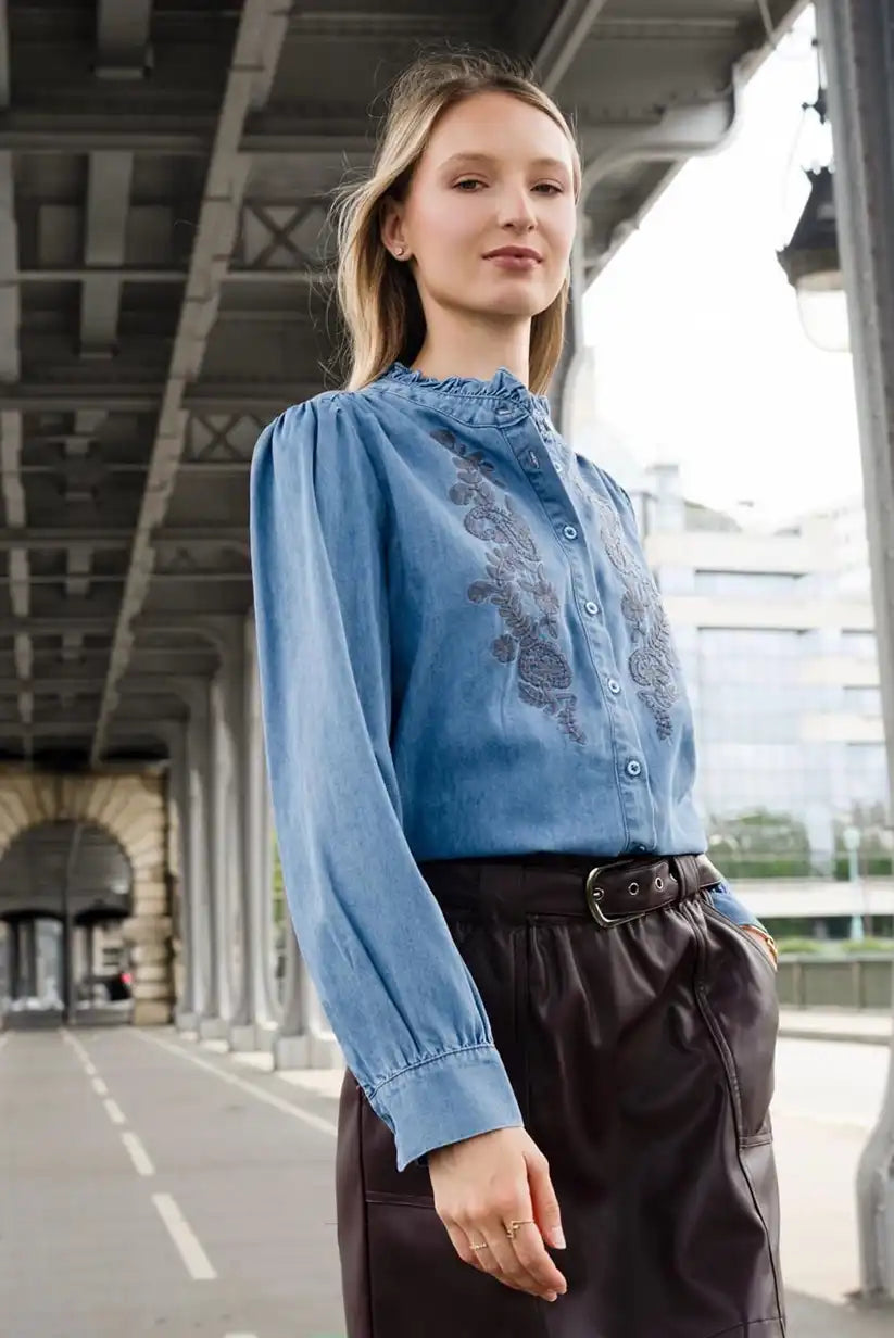 Camisa Mujer Denim Manga Larga con Bordados Florales Elegante - CHICA del Sur