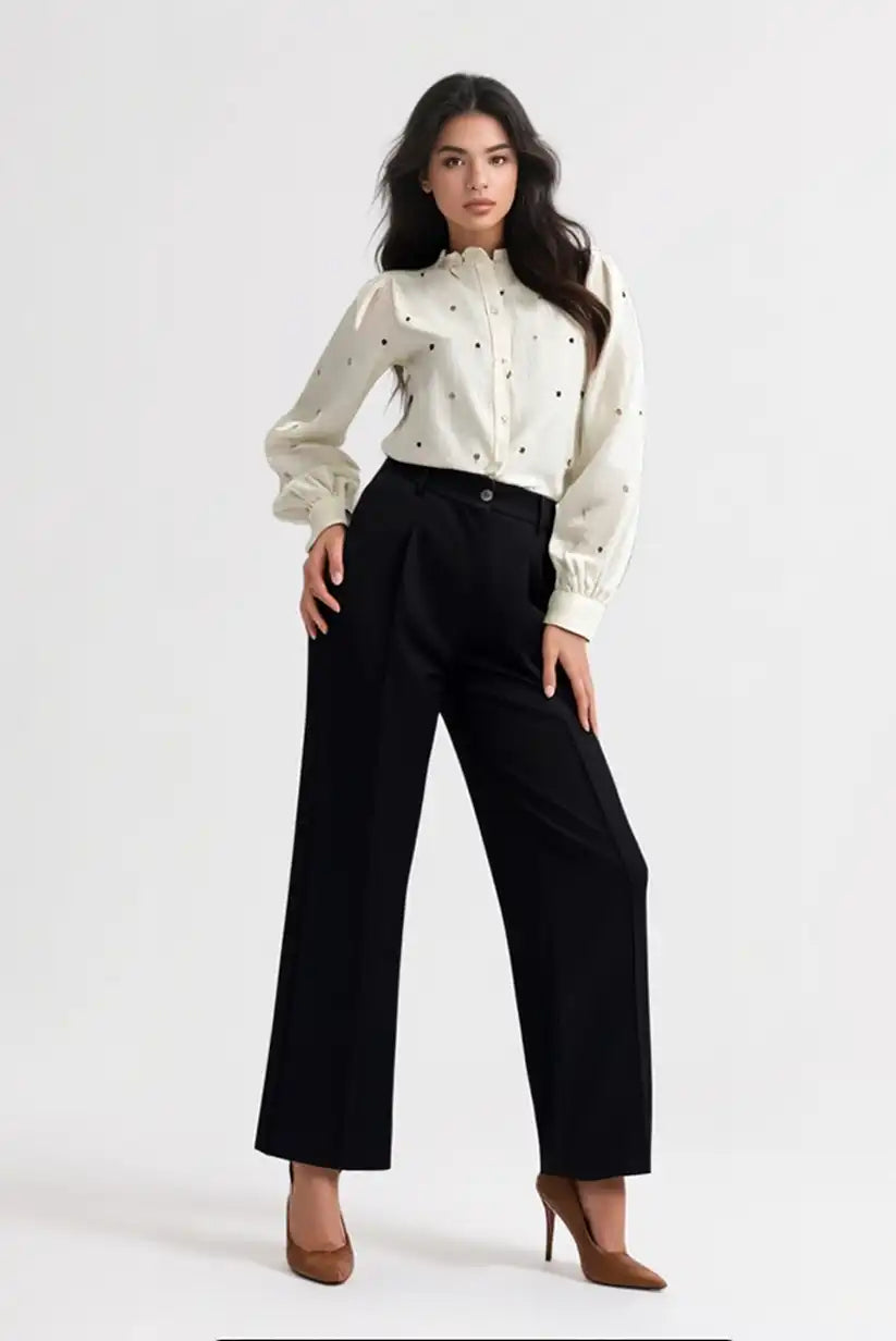 Camisa Mujer Beige Manga Larga con Bordados de Corazones Marrones - CHICA del Sur