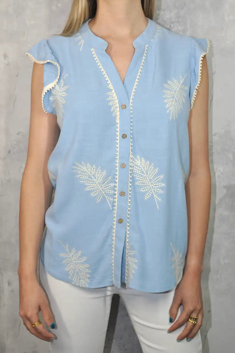Camisa azul celeste mujer con bordado beige – Manga corta verano | CHICA del Sur - CHICA del Sur