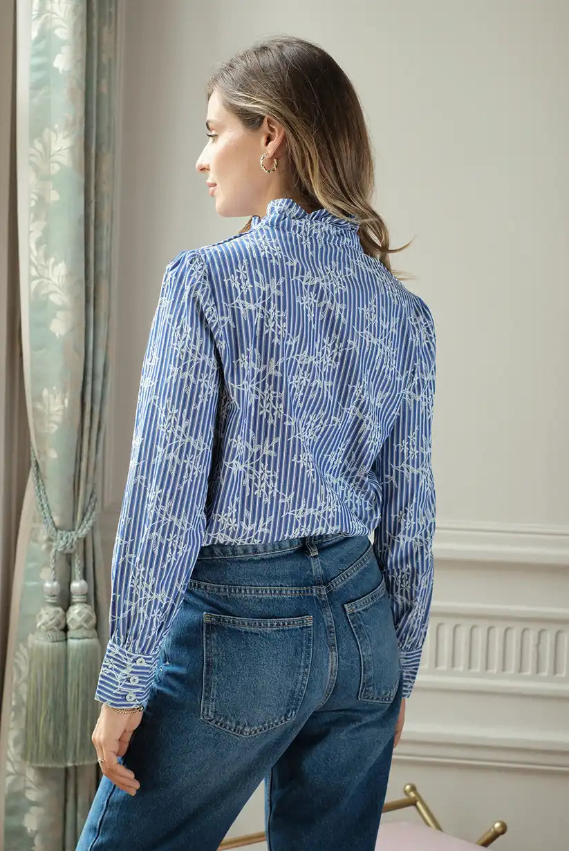 Camisa Azul de Rayas con Bordados Florales Mujer Elegante Casual - CHICA del Sur
