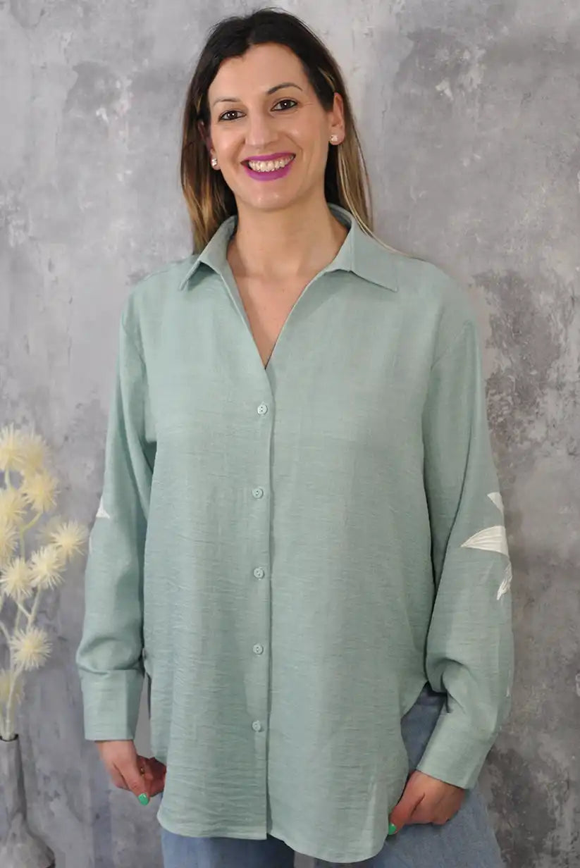 Camisa Verde Mujer con Bordado de Palmeras | Primavera 2025 - CHICA del Sur