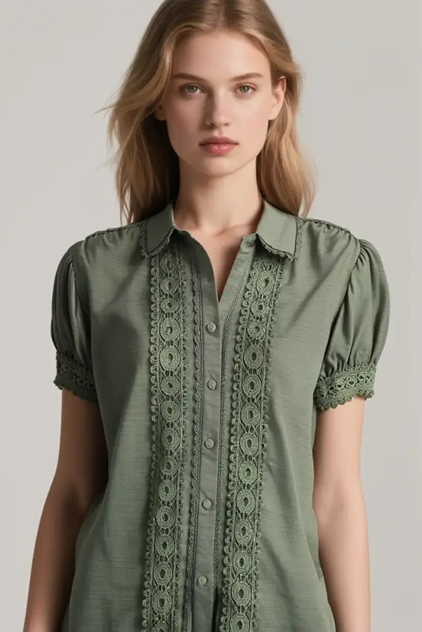 Camisa manga corta verde oliva con bordados florales - CHICA del Sur