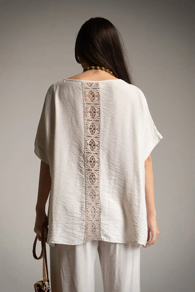 Camiseta oversize beige con puntilla espalda - CHICA del Sur