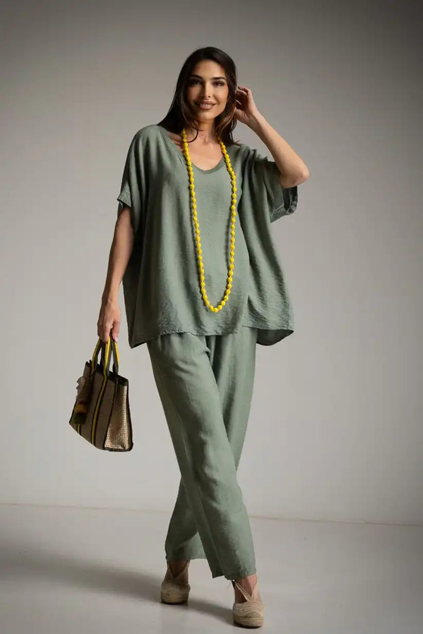 Camiseta oversize verde kaki con puntilla espalda - CHICA del Sur