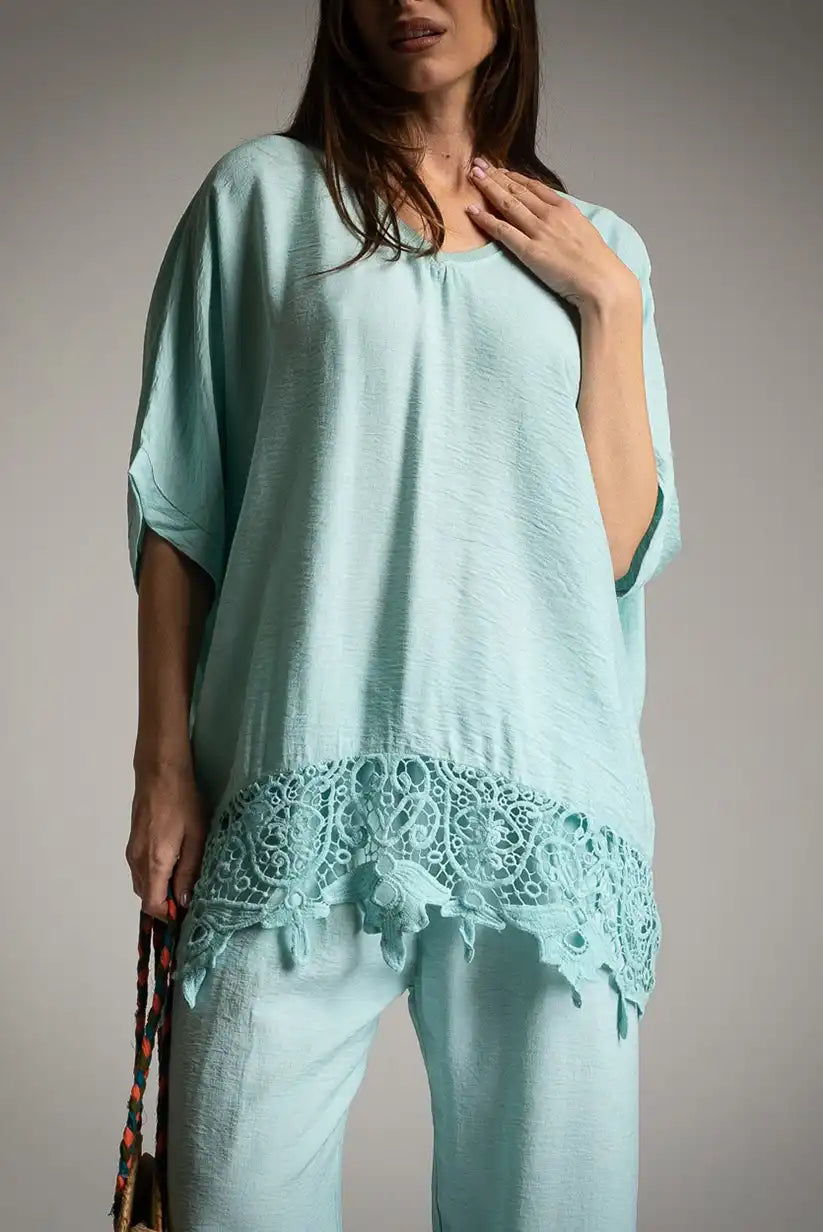 Camiseta casaca oversize mujer turquesa con puntilla - CHICA del Sur