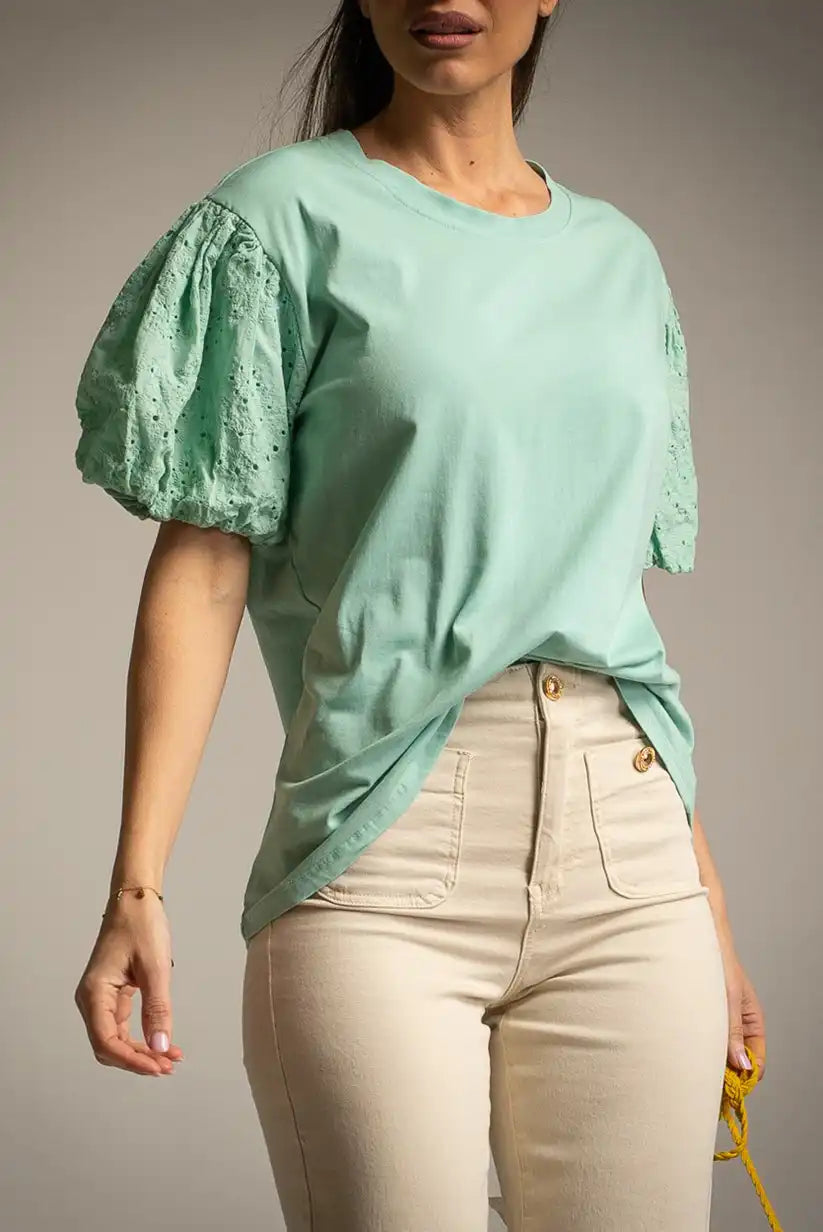 Camiseta oversize verde agua con mangas bordadas | Primavera con estilo - CHICA del Sur