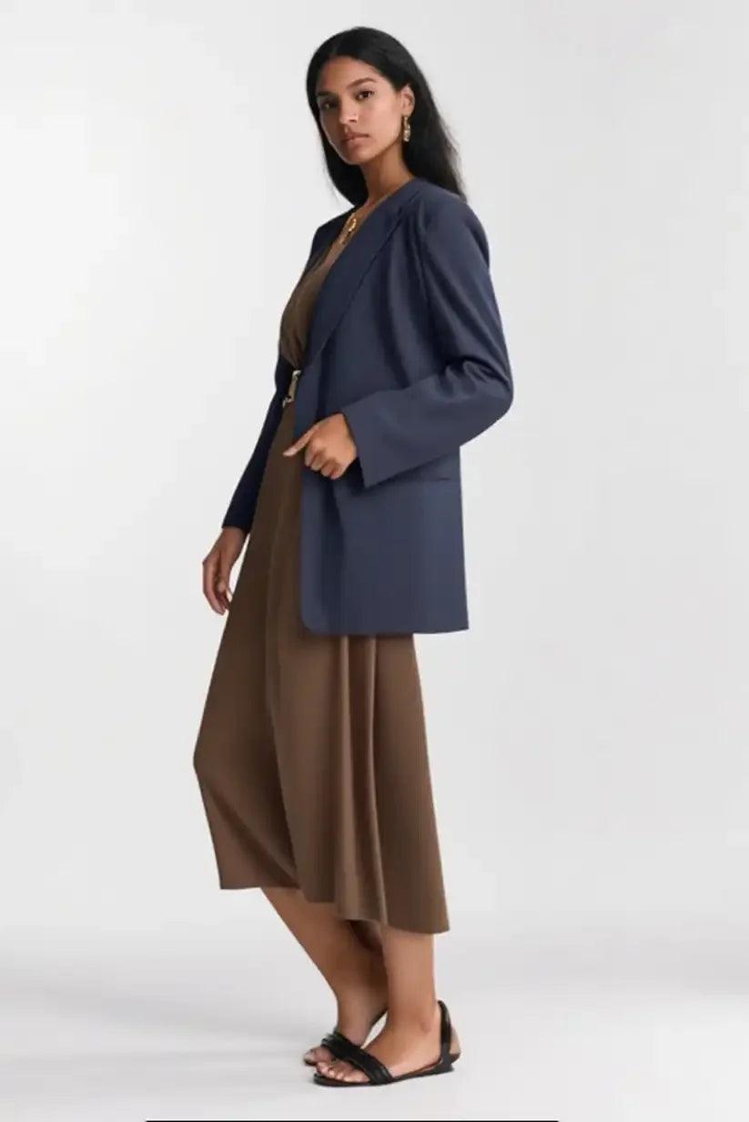 Chaqueta Americana azul marino de mujer – Elegancia atemporal | CHICA del Sur - CHICA del Sur
