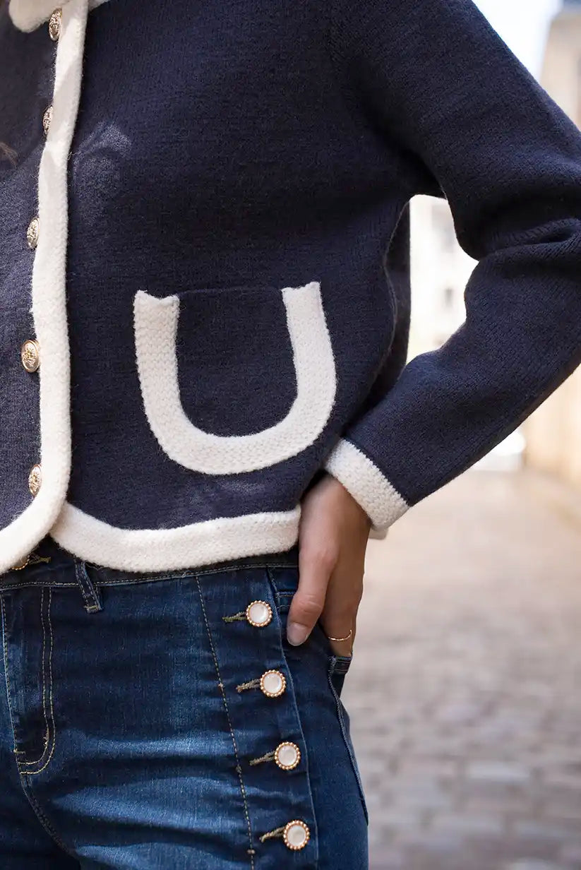 Chaqueta Azul Marino Mujer con Ribete Beige y Botones Dorados - CHICA del Sur