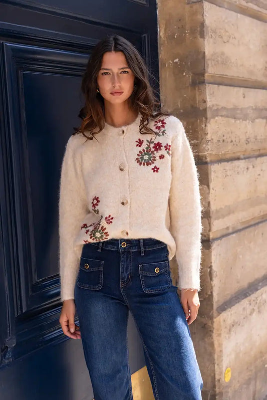 Chaqueta Mujer Beige Bordada Floral Elegante Cálida y Cómoda - CHICA del Sur