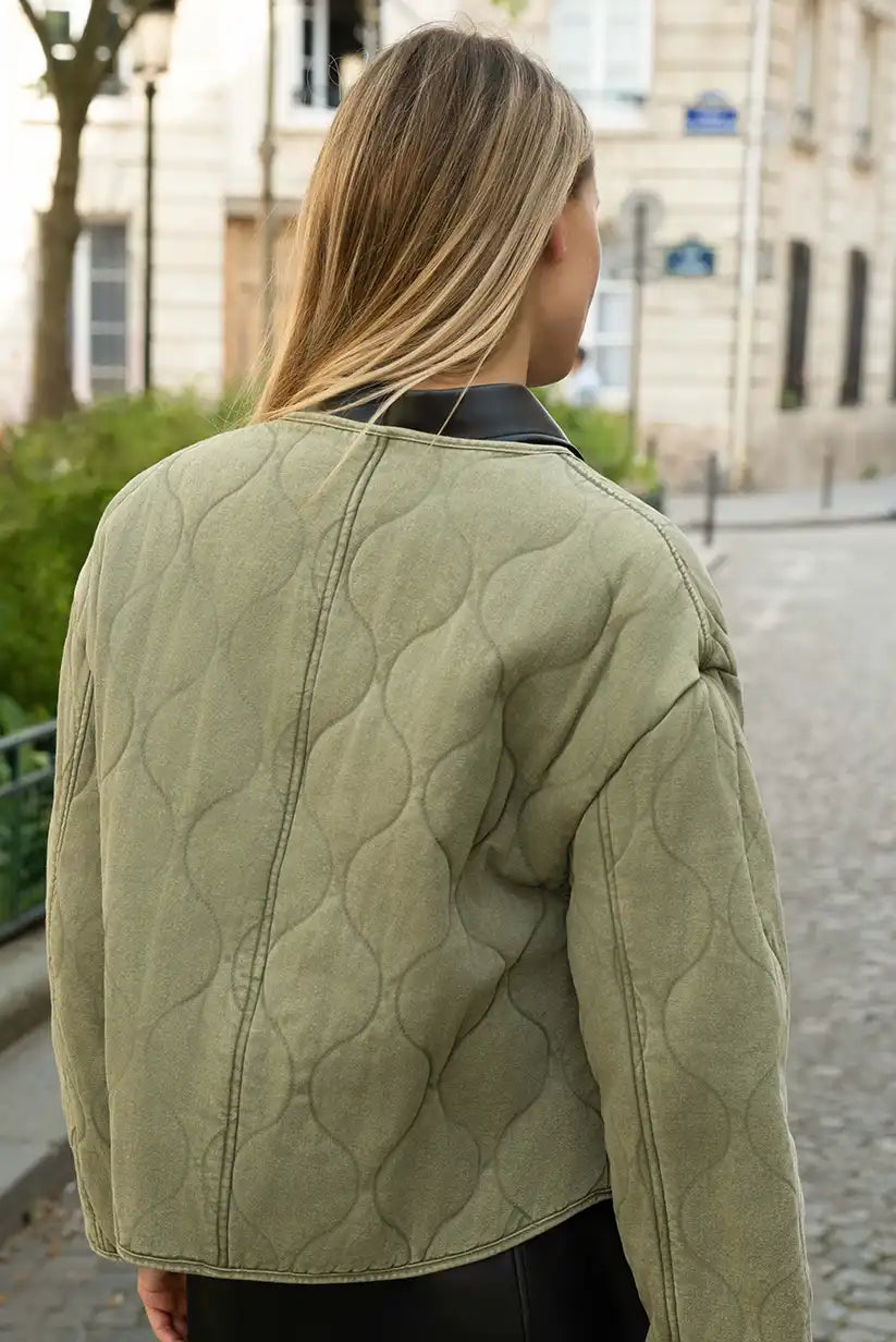 Chaqueta Acolchada Verde Kaki Mujer Sin Cuello 100% Algodón - CHICA del Sur