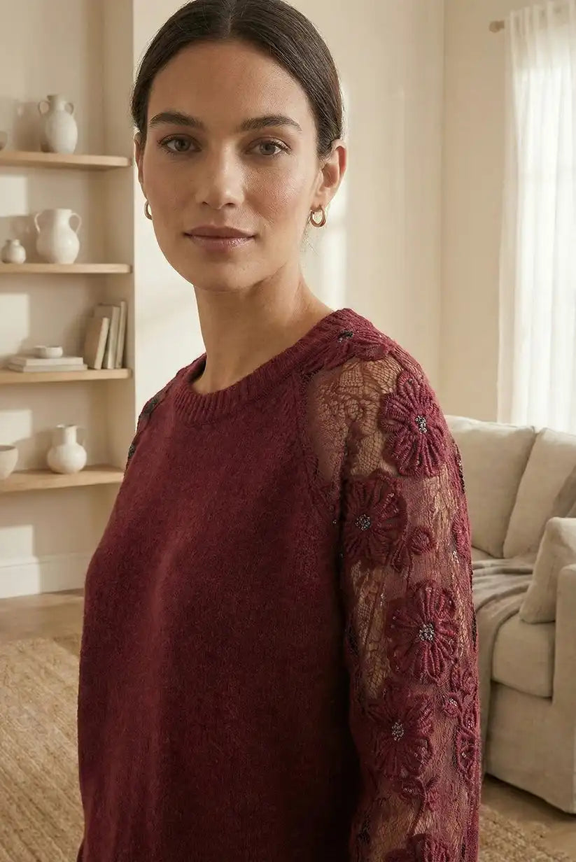 Jersey Burdeos con mangas de encaje y flores bordadas - CHICA del Sur