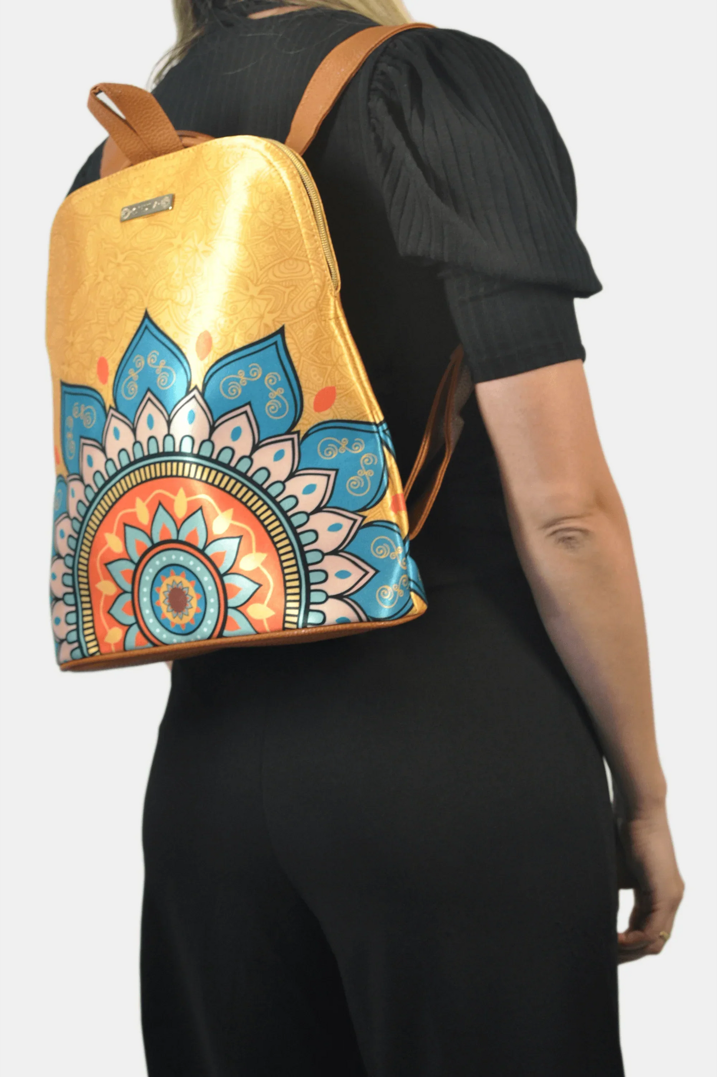 Mochila de Mujer y Bolso de hombro grande BagPack Mandala Dorada | CHULA Tulum - CHICA del Sur
