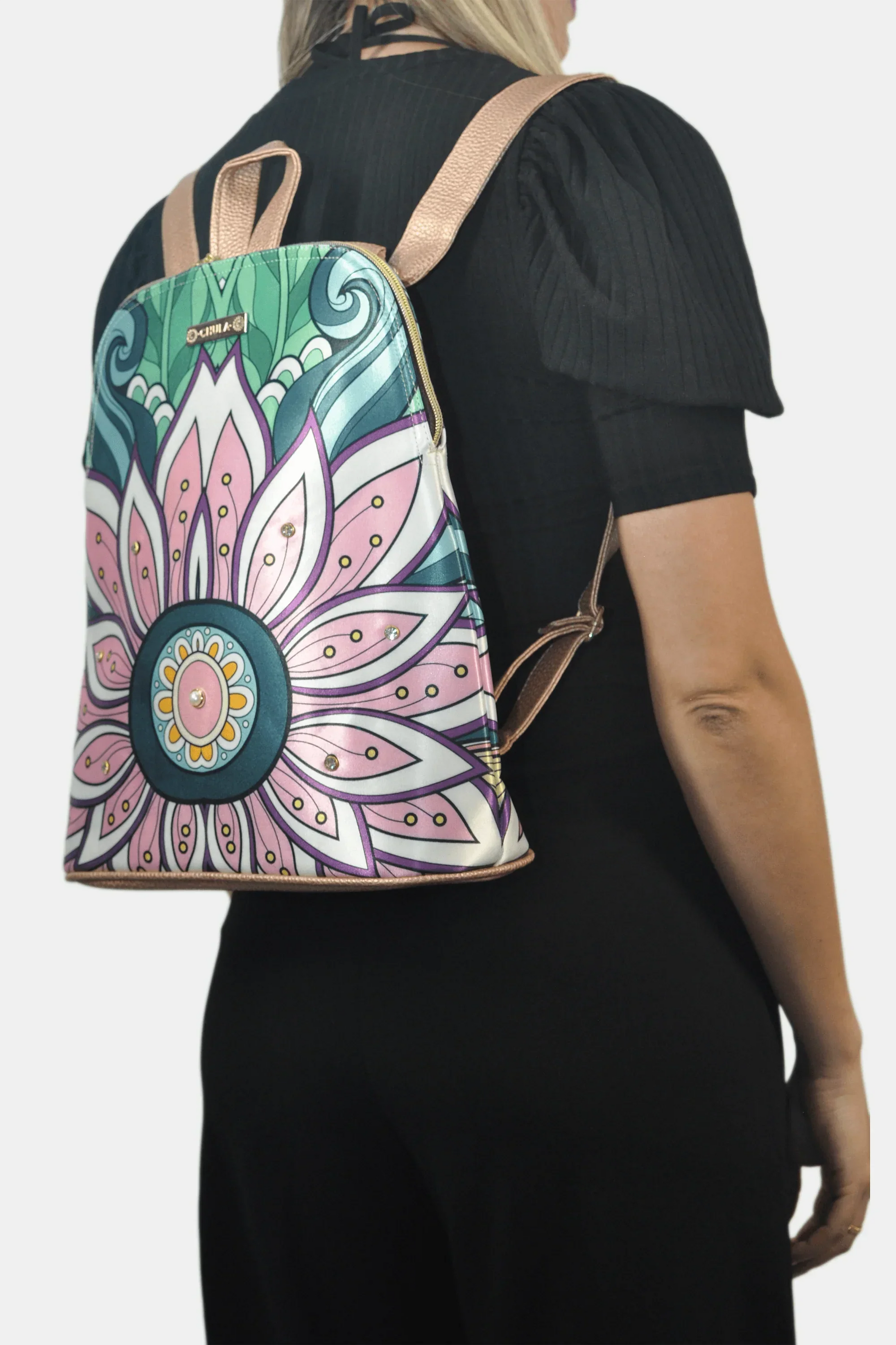 Mochila de Mujer y Bolso de hombro grande BagPack Mándalas Love Flower | CHULA Tulum - CHICA del Sur