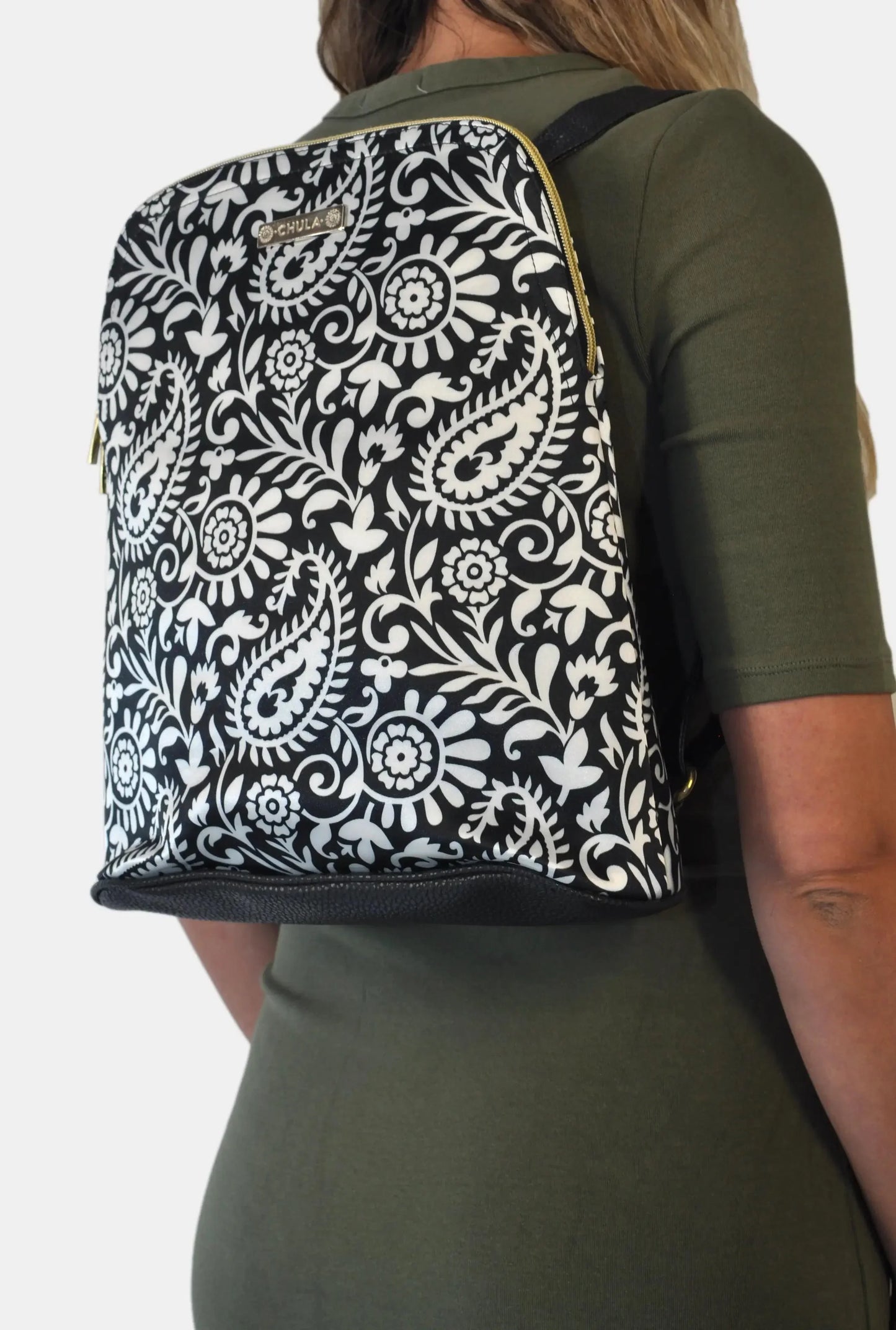 Mochila de Mujer y Bolso de Hombro Grande BagPack Garigol Negro | CHULA Tulum - CHICA del Sur