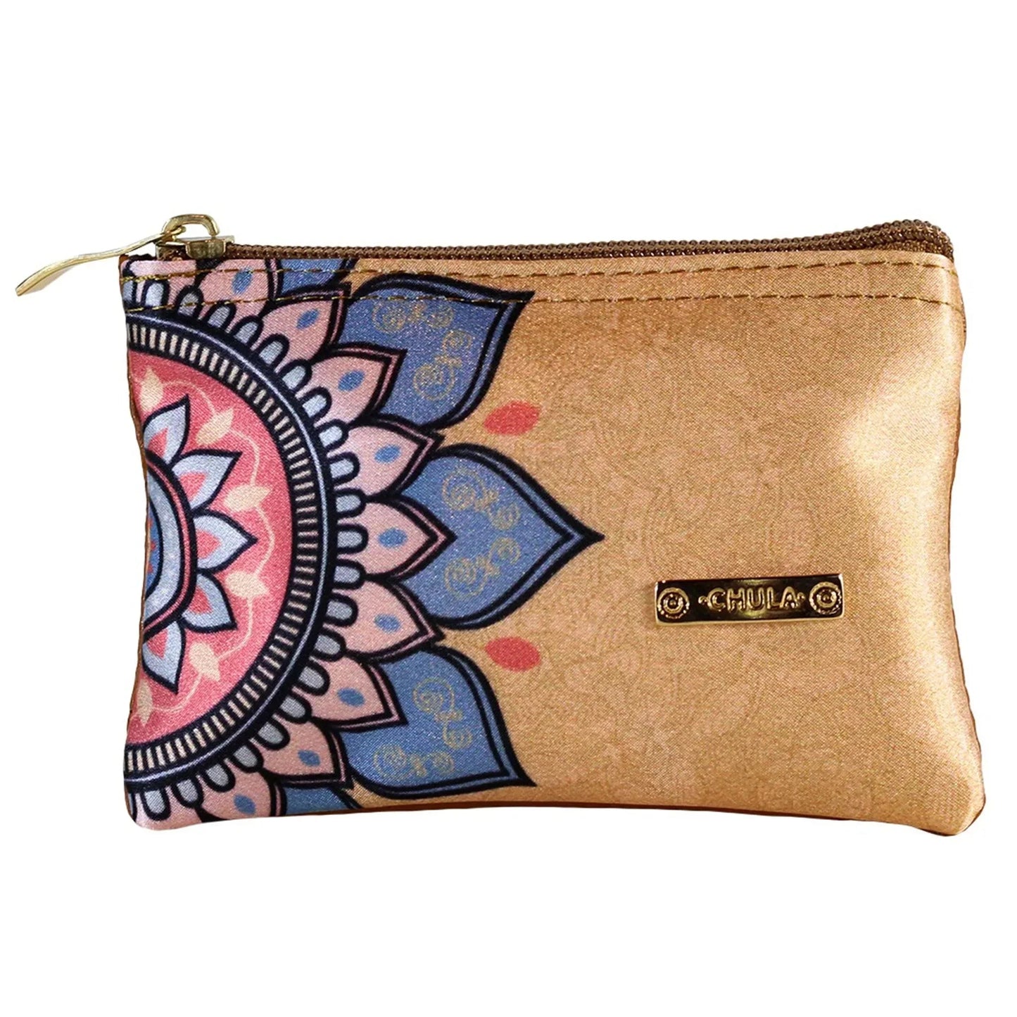 Monedero tarjetero pequeño beige con mandala dorada y cierre metálico, diseño artesanal.