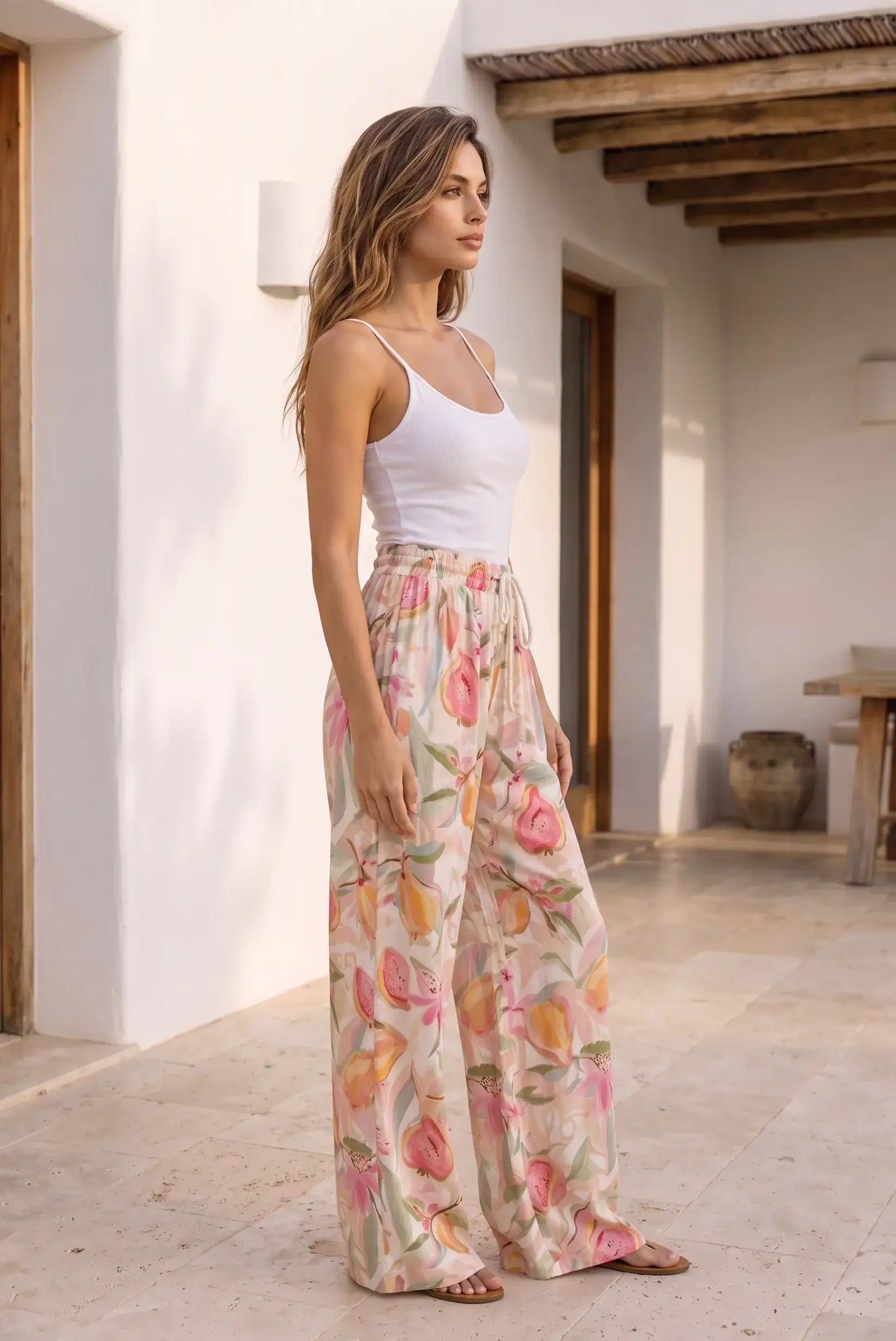Pantalones anchos estampados con frutas, ideales para verano y looks casuales femeninos