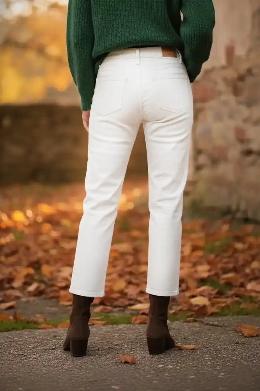 Pantalón recto mujer color blanco | Tiro medio y tejido elástico - CHICA del Sur