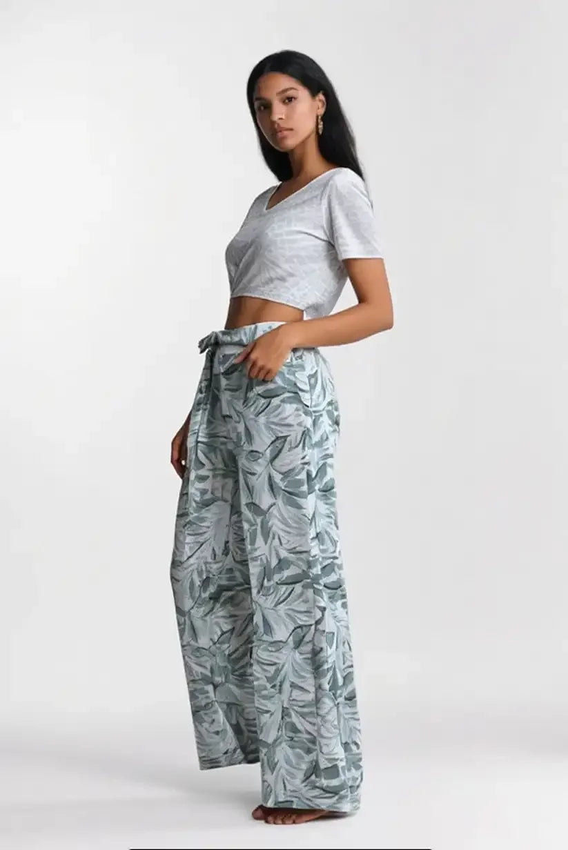 Pantalón largo Fluido blanco con estampados florales verdes - CHICA del Sur