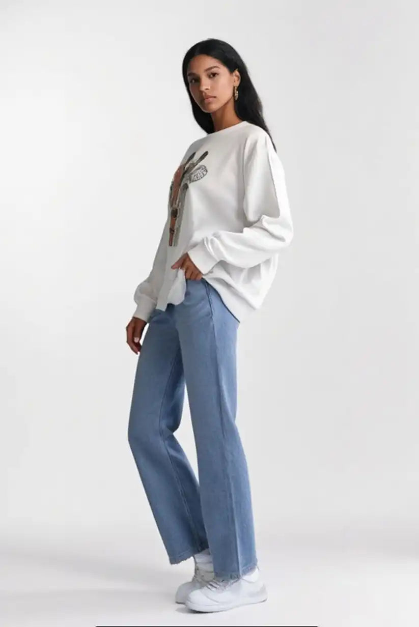 Sudadera Mujer Blanca con Jirafa Dorada Estilo Casual Artístico - CHICA del Sur