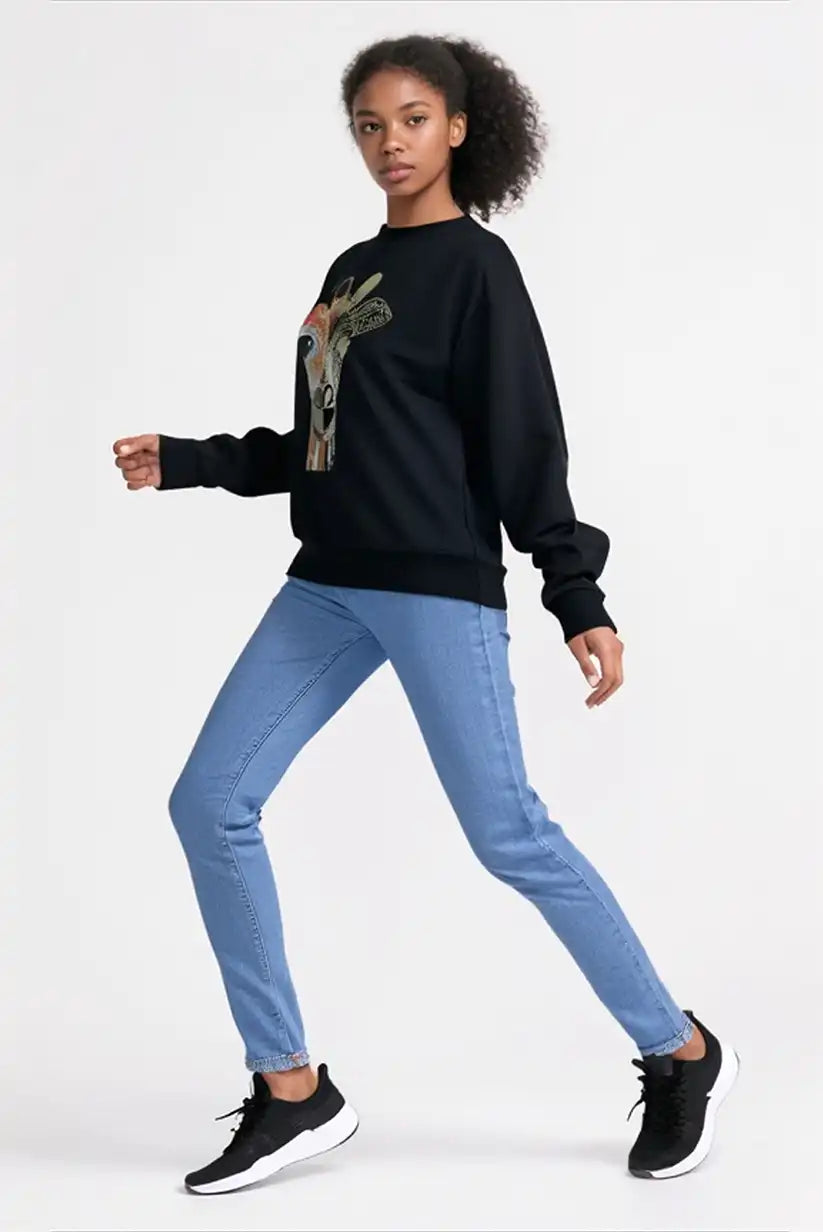 Sudadera Mujer Negra Estampado Jirafa Dorada Casual - CHICA del Sur