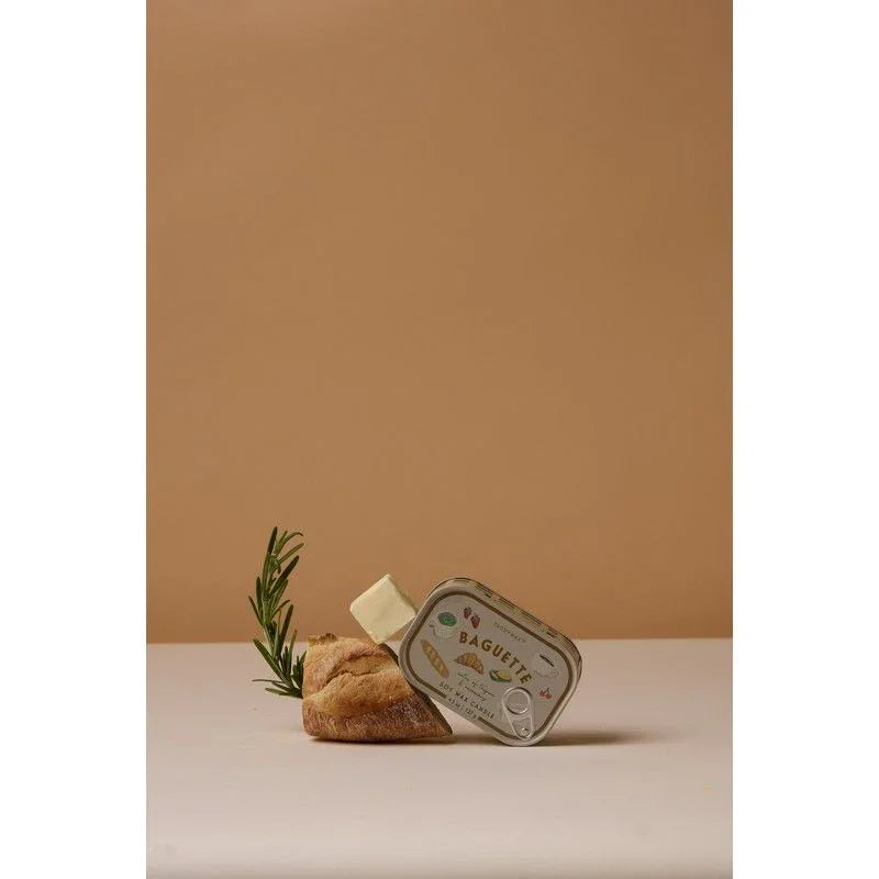 Vela en Lata Paddywax Bistro 127g - Romero & Tomillo | Aroma Rústico y Encanto Parisino - CHICA del Sur