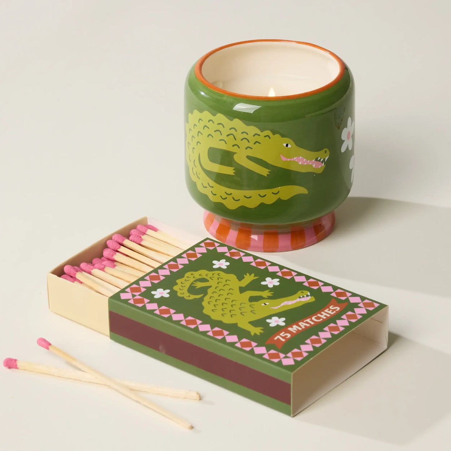 Vela decorativa verde con cocodrilo y caja de cerillas, CHICA del Sur, estilo original.