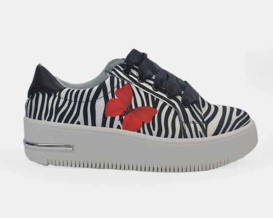 Zapatillas Urbanas de Mujer Cebra y Mariposa - Moda Sostenible Cuero Vegano | CHULA Tulum - CHICA del Sur