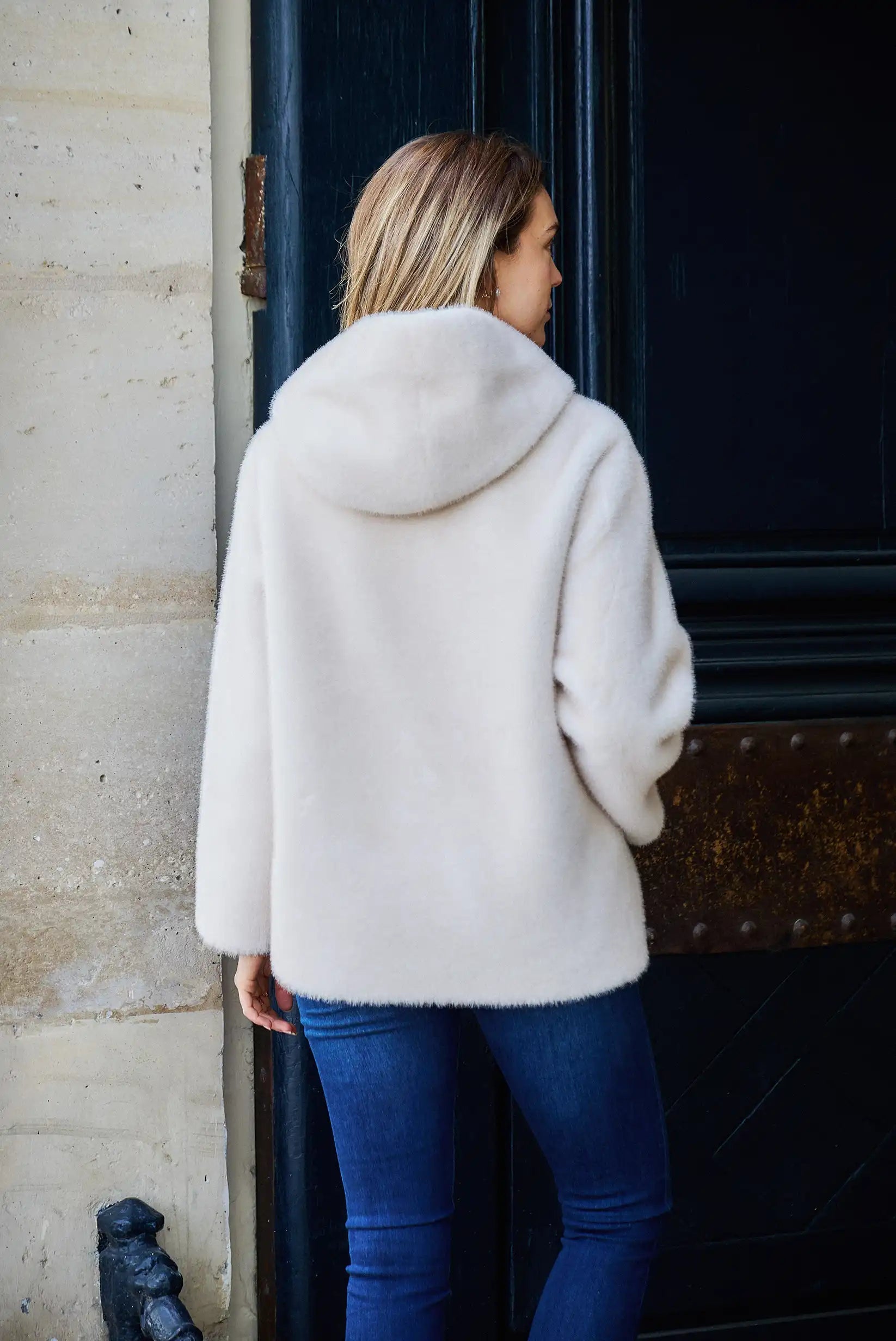 Abrigo mujer pelo sintético con capucha blanco Montblanc - CHICA del Sur