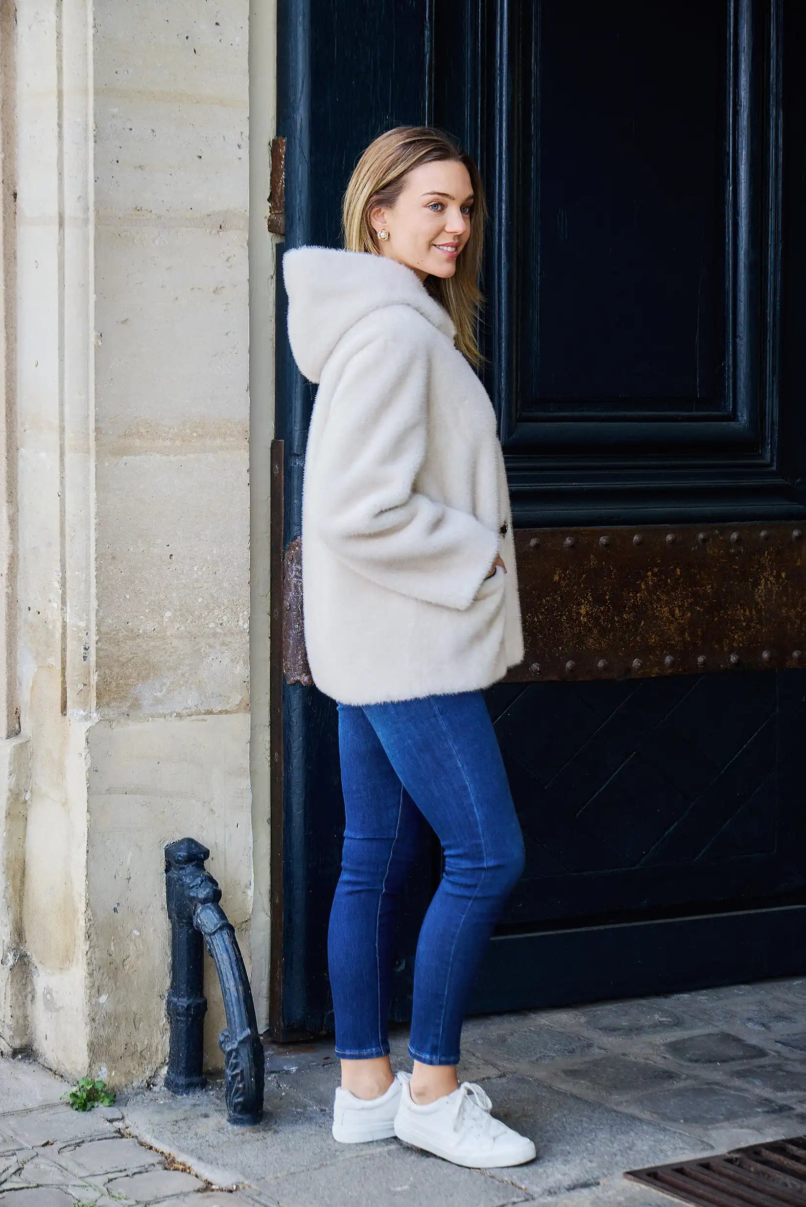 Abrigo mujer pelo sintético con capucha blanco Montblanc - CHICA del Sur
