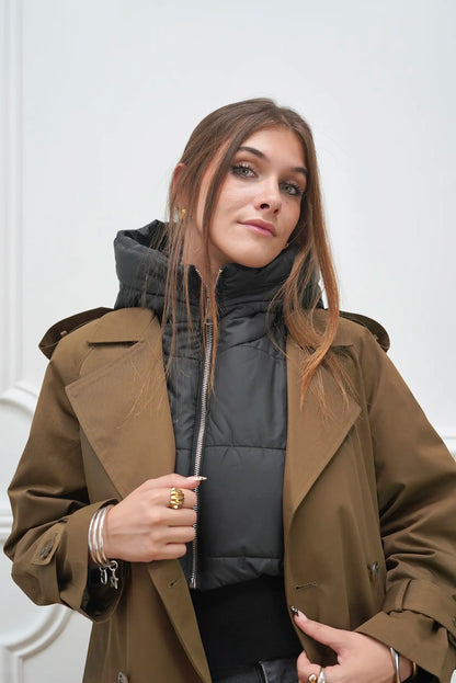 Mujer con chaqueta marrón y abrigo acolchado negro, moda femenina casual CHICA del Sur