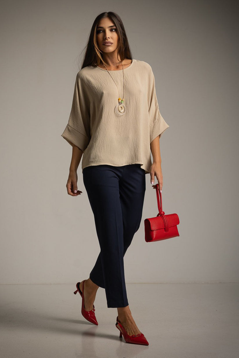 Blusa Beige con Manga Japonesa y Colgante - CHICA del Sur