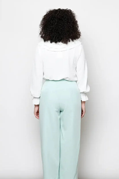 Blusa Blanca Mujer Vaporosa Cuello Pico Volante Primavera 2025 - CHICA del Sur