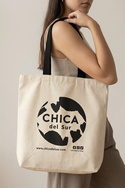 Bolsa tote beige CHICA del Sur con asas negras, moda femenina casual y logo visible