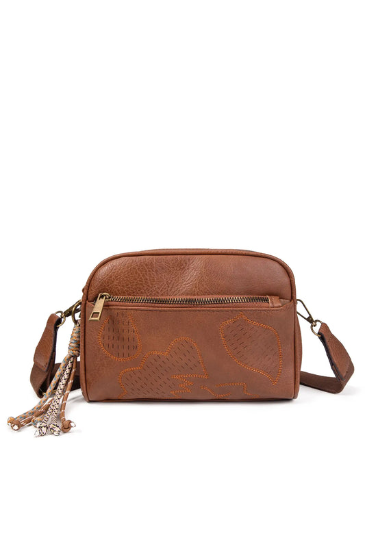 Bolso cruzado marrón con estampado de hojas y flecos, ideal para moda femenina y complementos