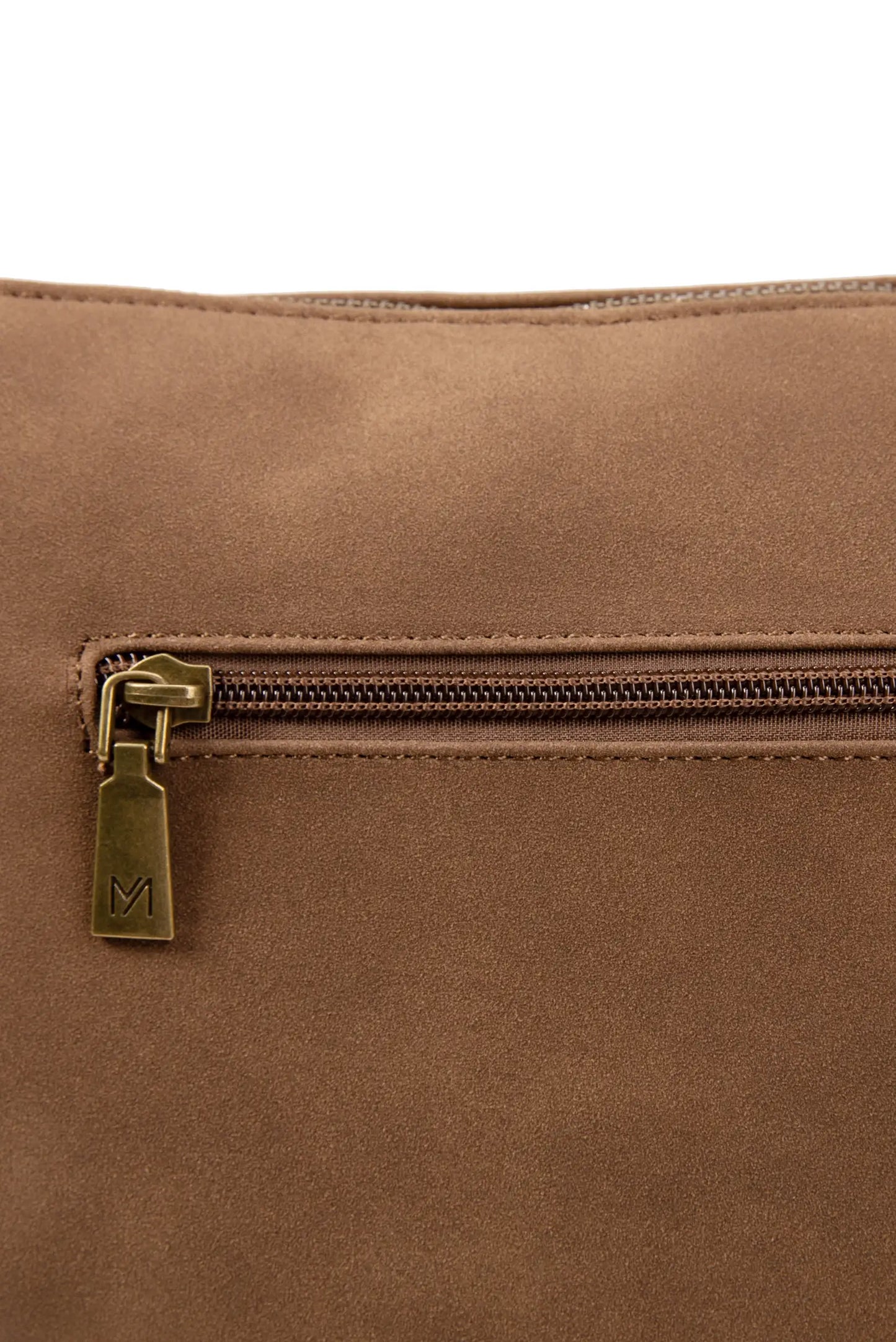 Bolso marrón textura suave con cremallera dorada y logo M, moda femenina y complementos